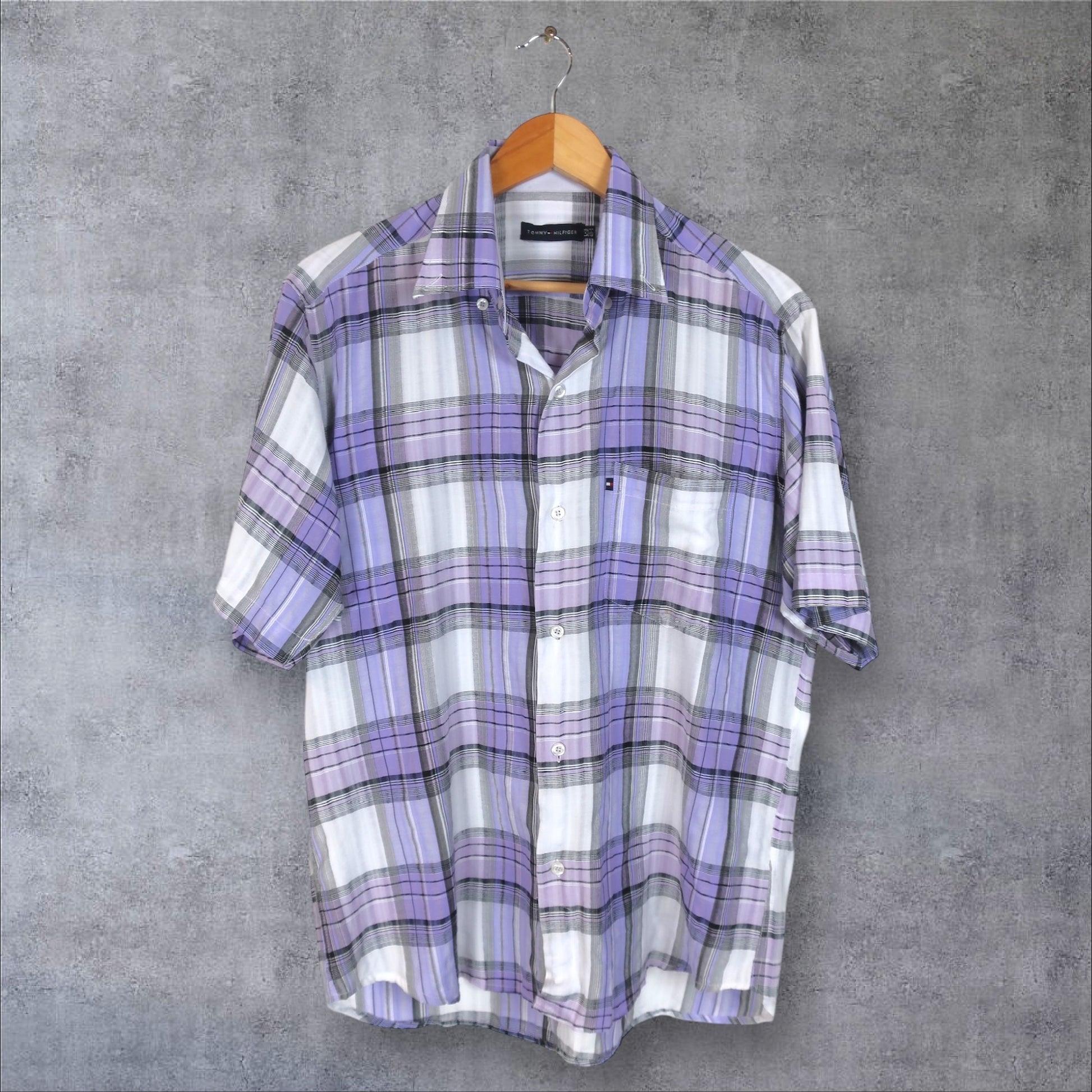 VINTAGE TOMMY HILFIGER BUTTON-UP SHIRT - L