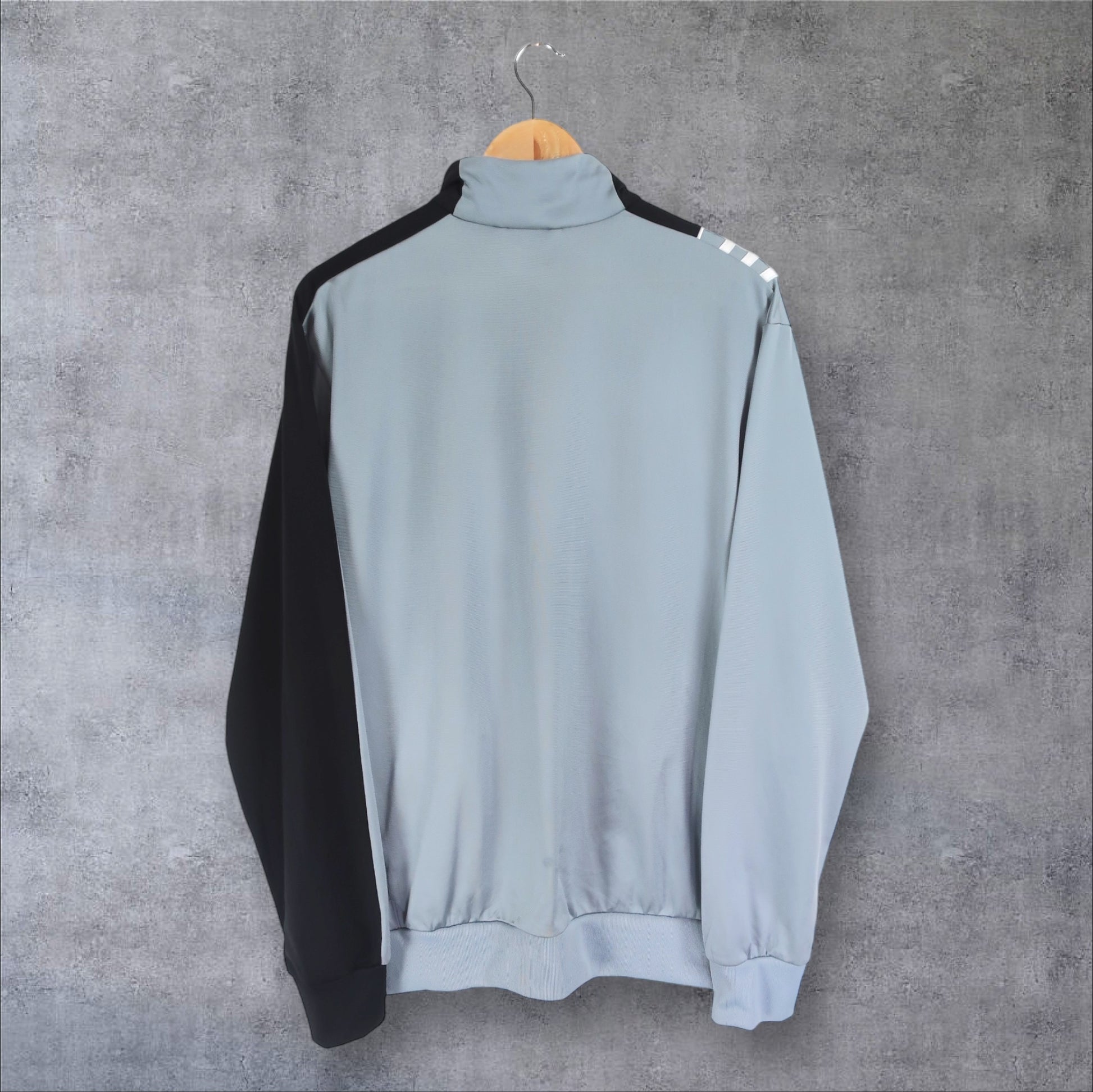 VINTAGE ADIDAS JACKET - L
