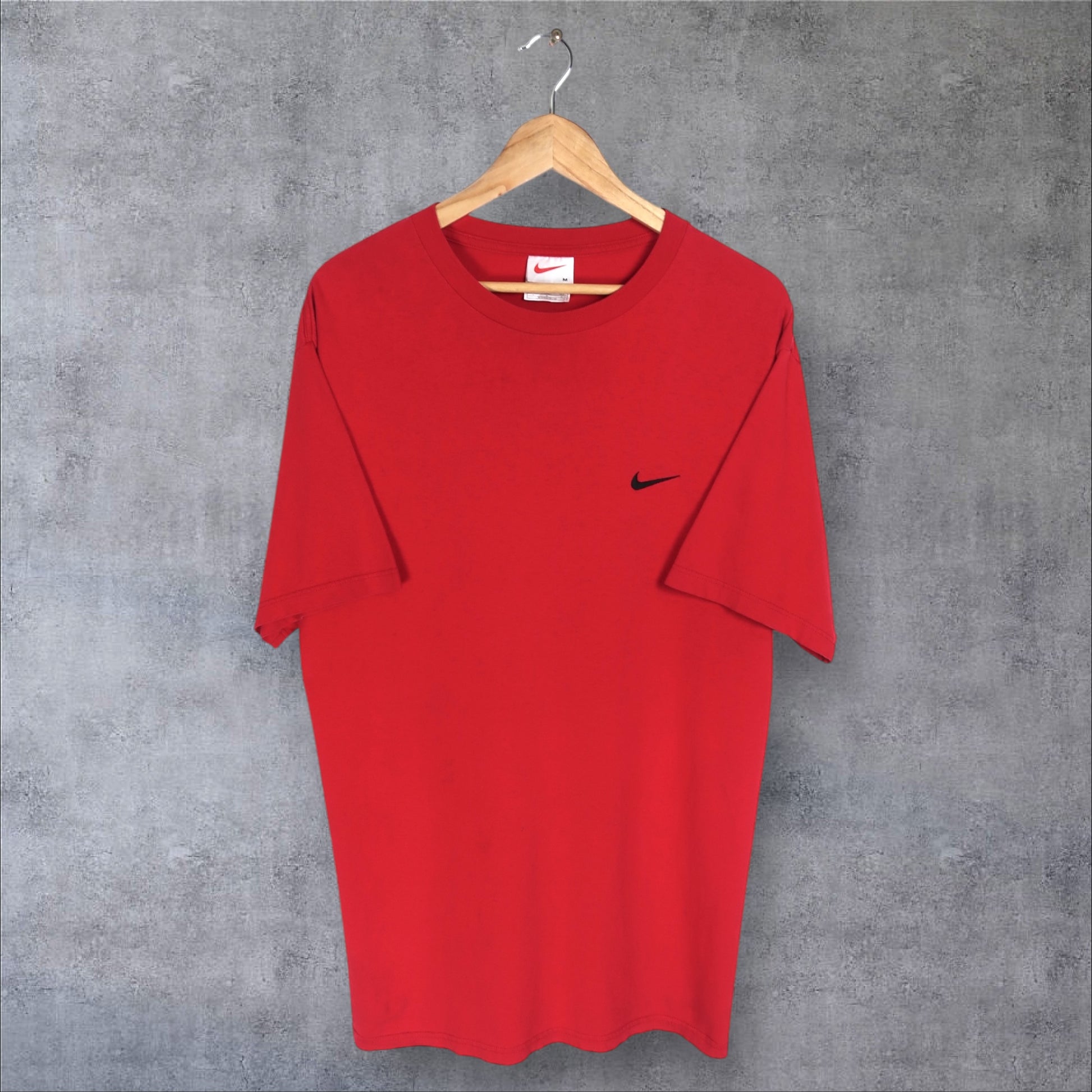 VINTAGE NIKE T-SHIRT - M