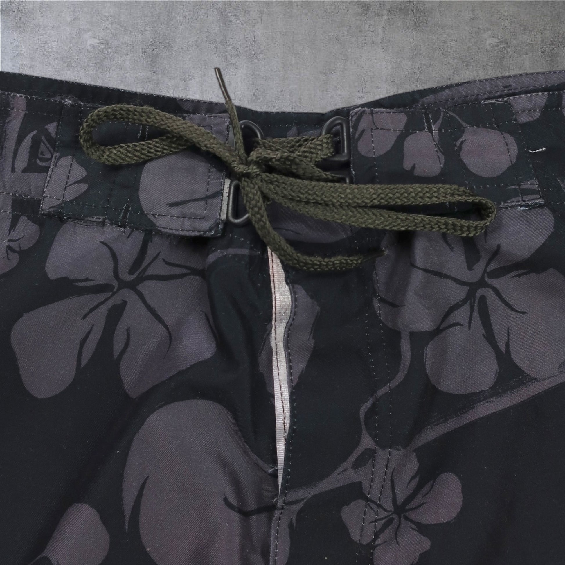 VINTAGE QUIKSILVER BOARD SHORTS - 38”