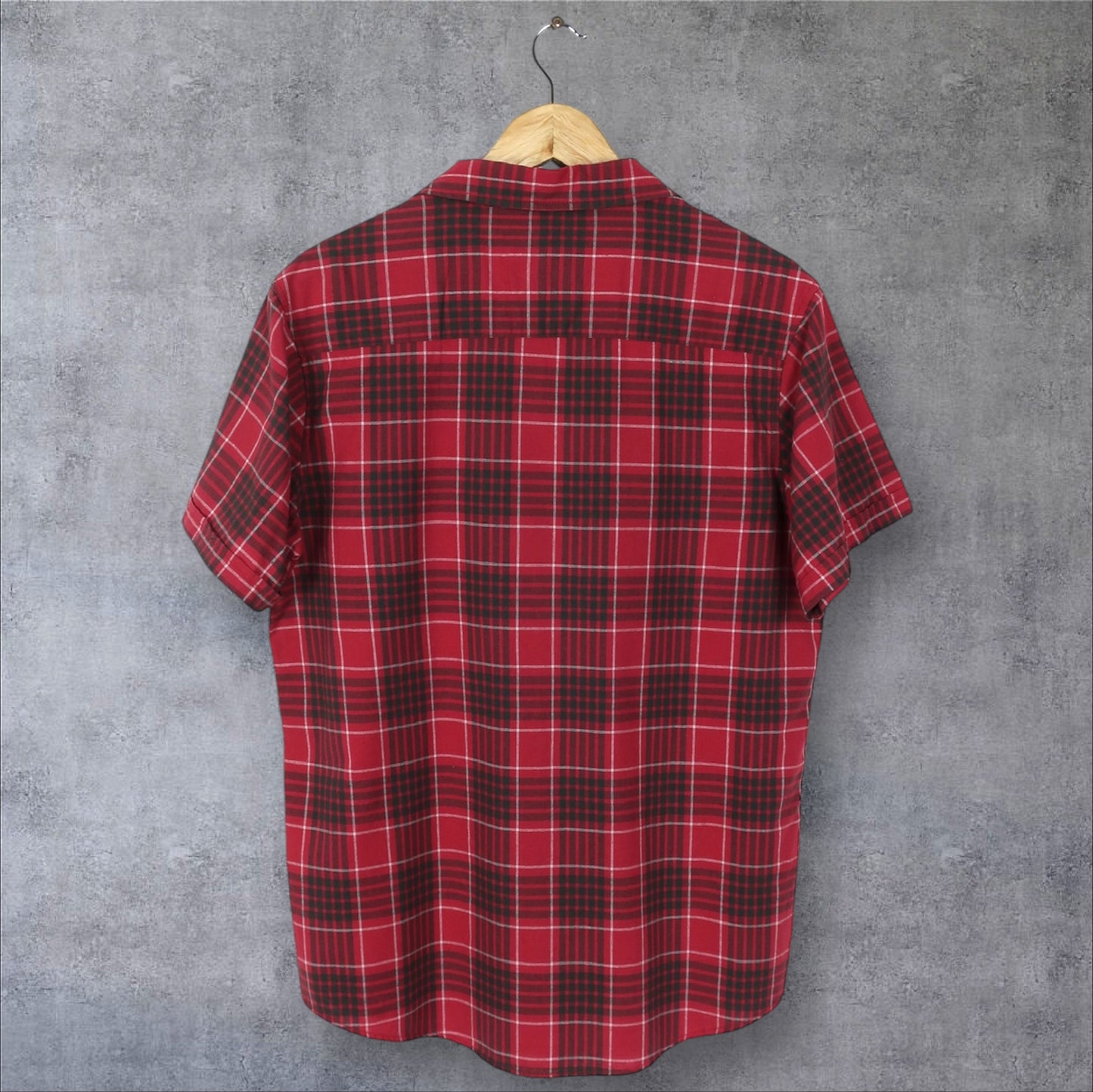 PIPING HOT BUTTON-UP SHIRT - M/L