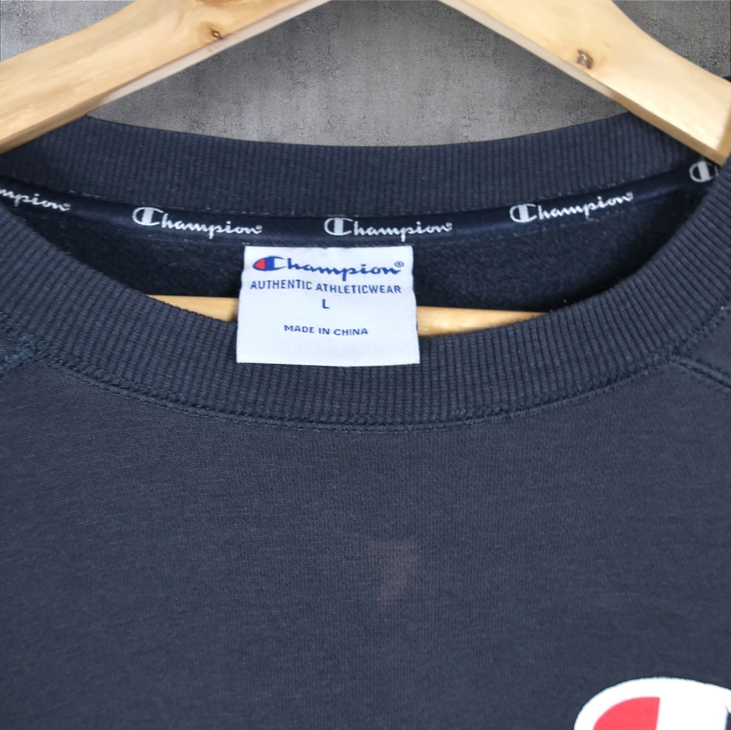 CHAMPION SWEATER - L