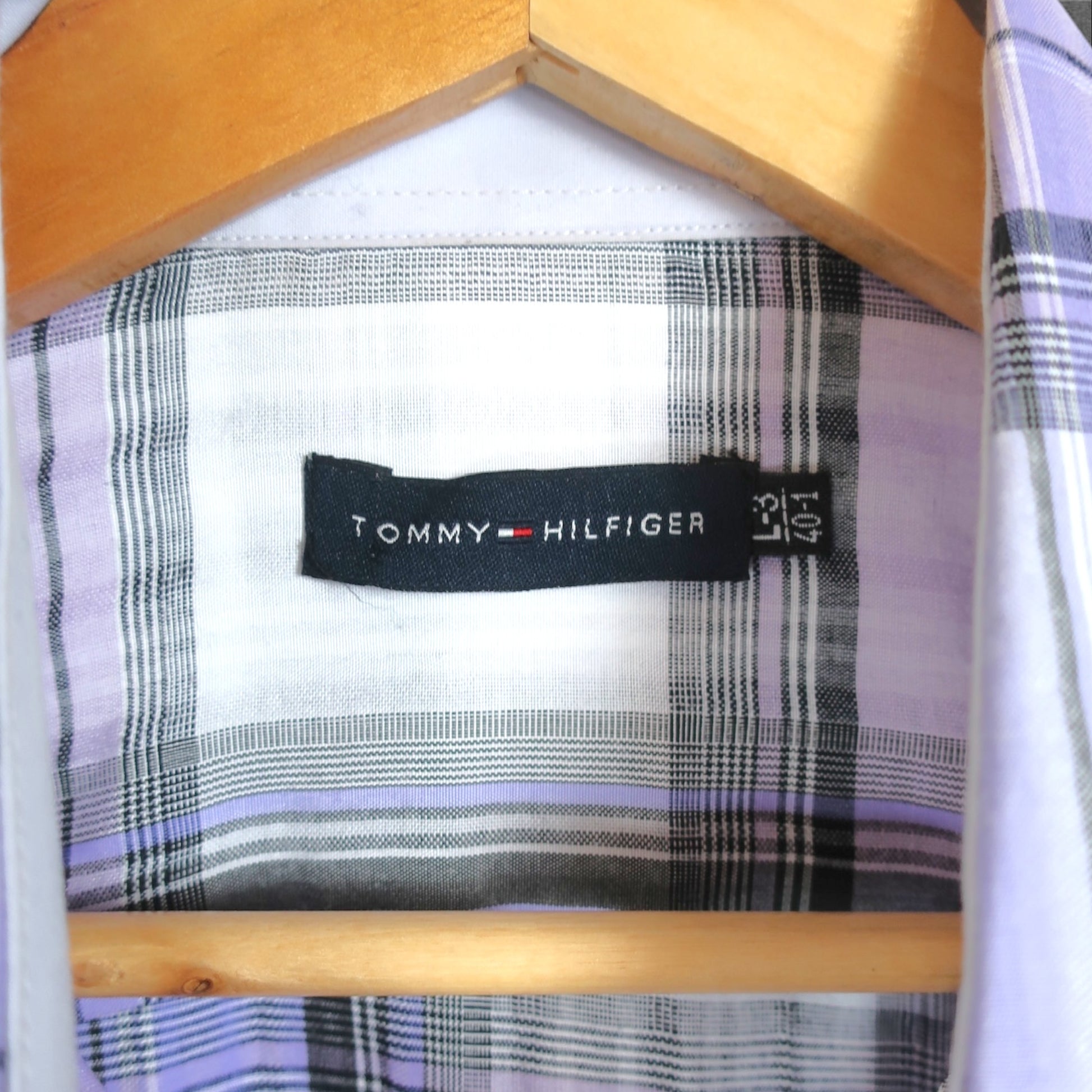 VINTAGE TOMMY HILFIGER BUTTON-UP SHIRT - L