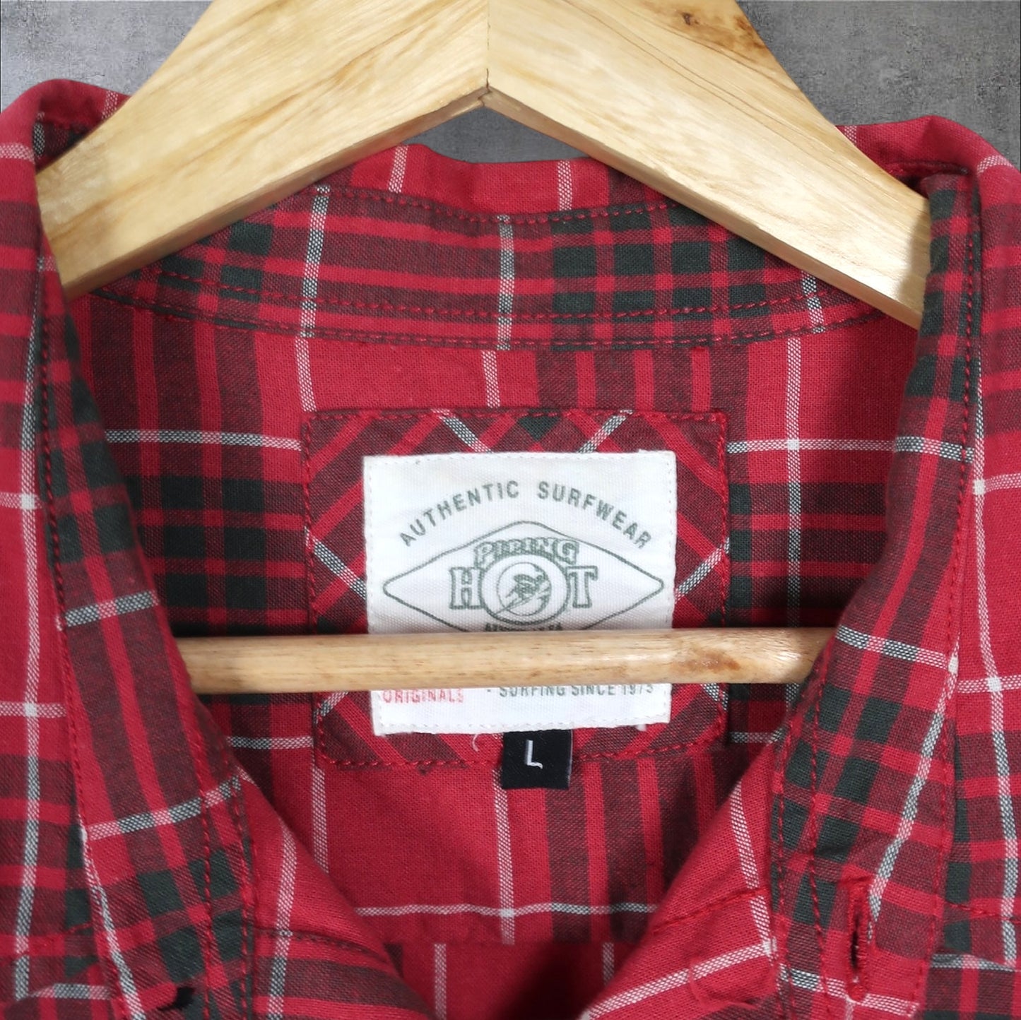 PIPING HOT BUTTON-UP SHIRT - M/L