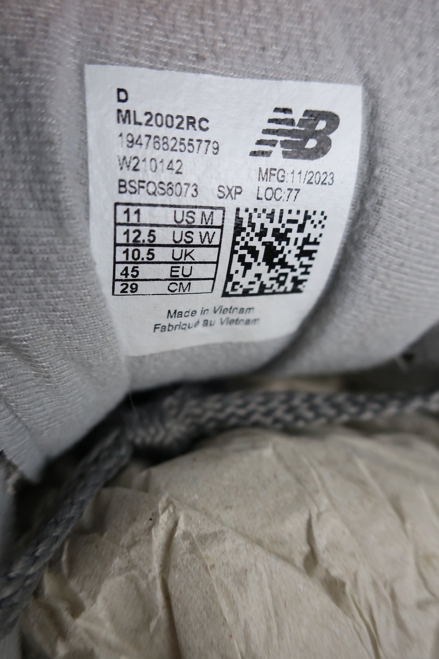 MARBLEHEAD NEW BALANCE 2002R (ML2002RC) - SIZE 11