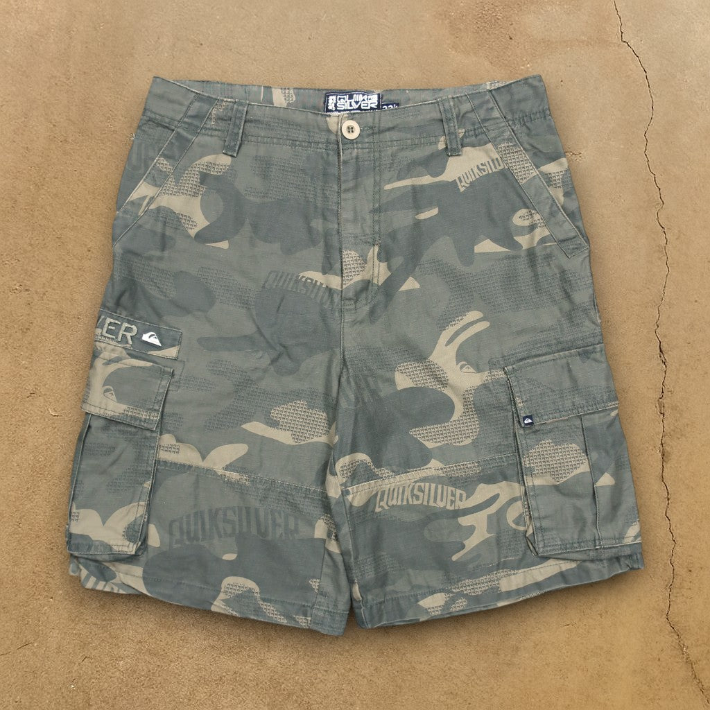 VINTAGE QUIKSILVER CARGO SHORTS - 32"