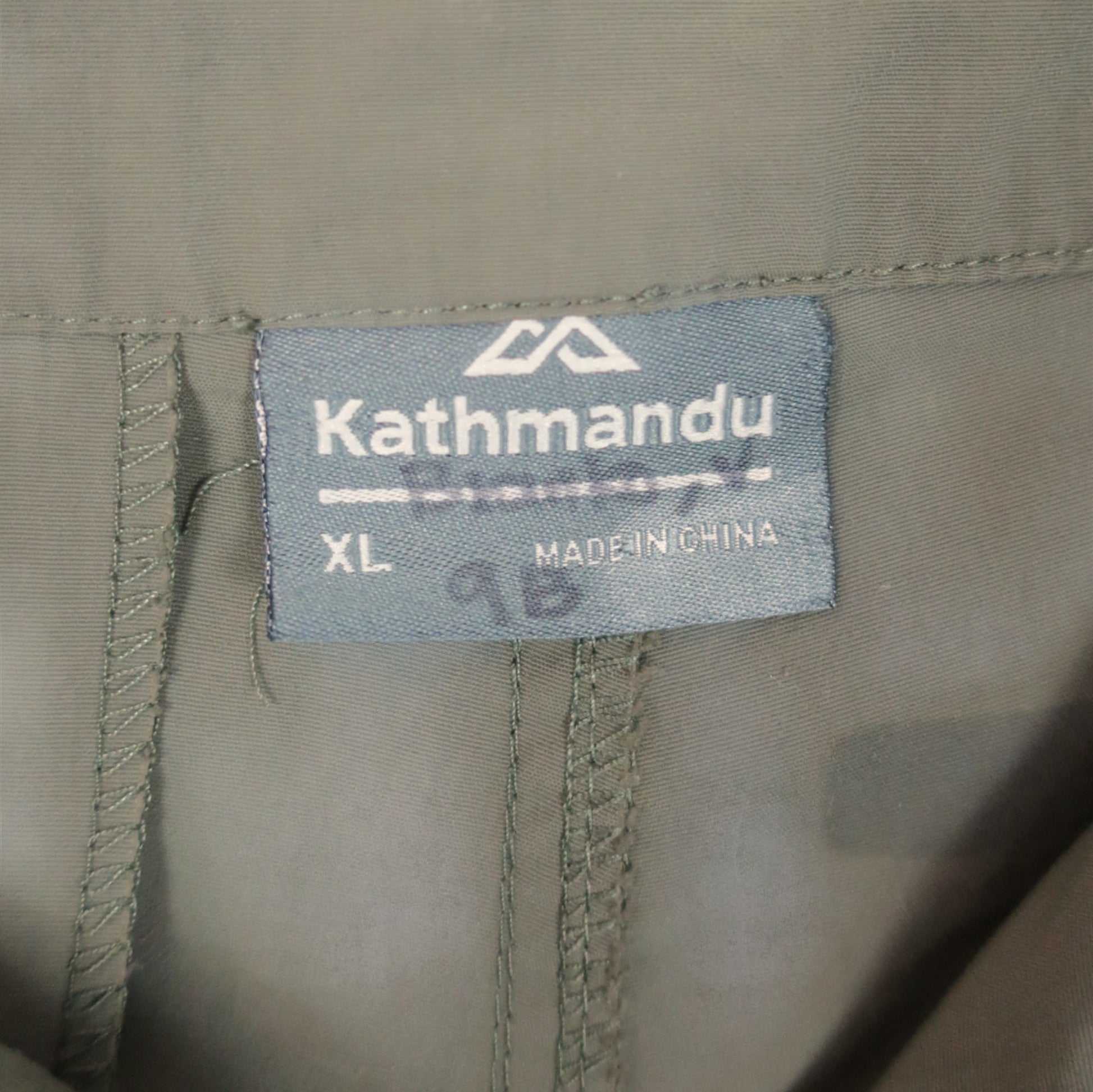 VINTAGE KATHMANDU CARGO SHORTS - XL