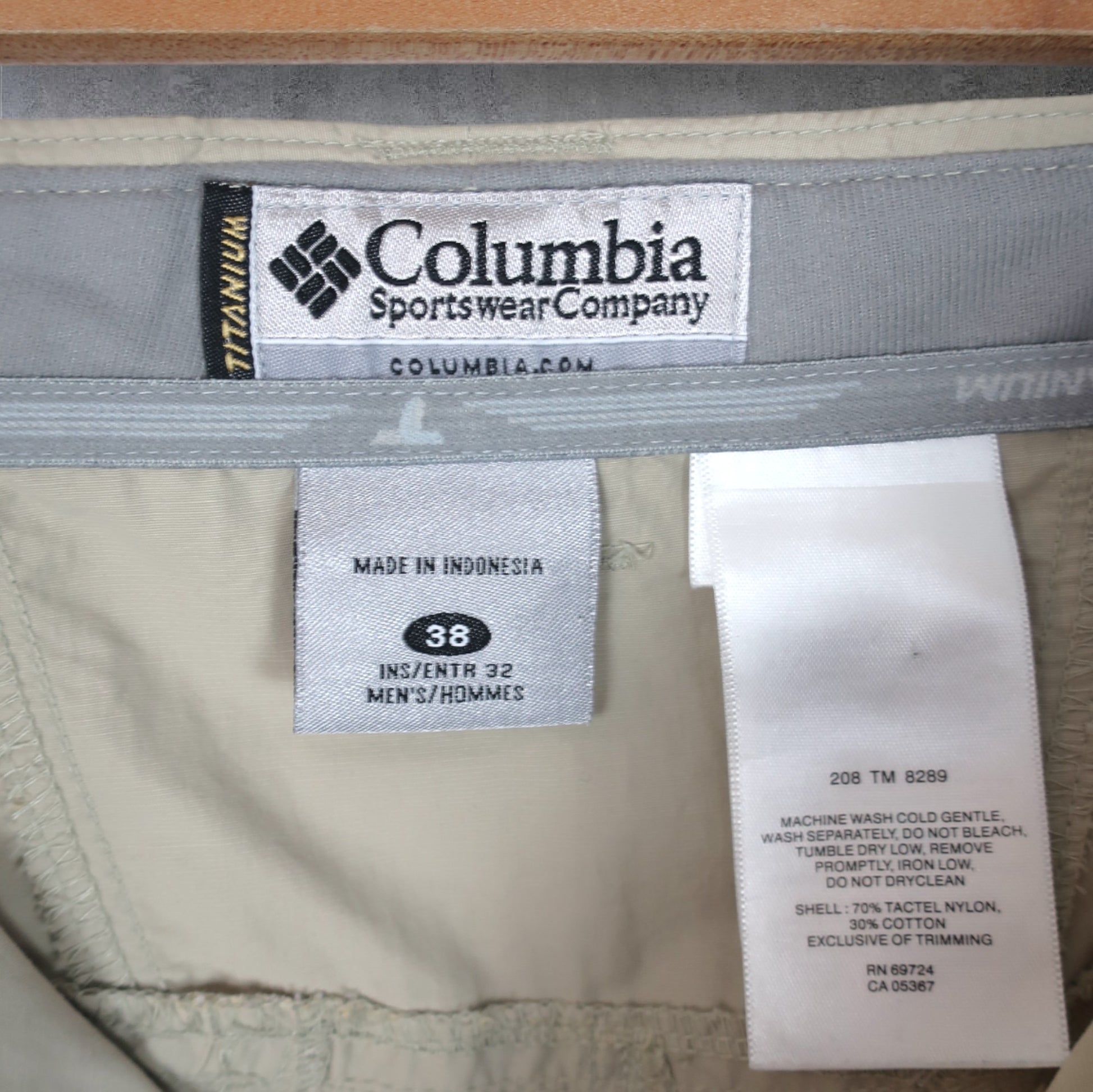 VINTAGE COLUMBIA CARGO PANTS - 38"