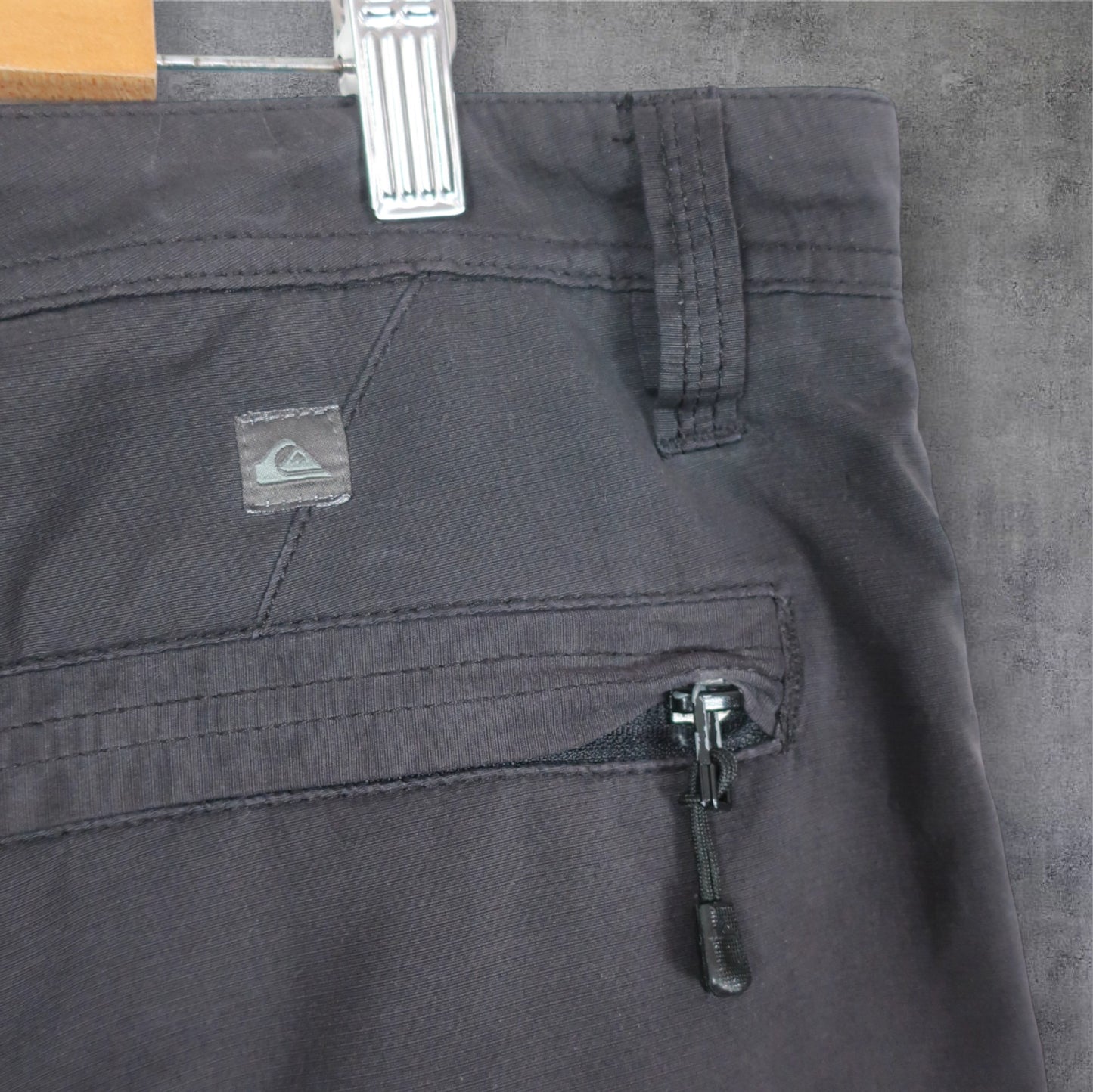 VINTAGE QUIKSILVER CARGO SHORTS - 36"