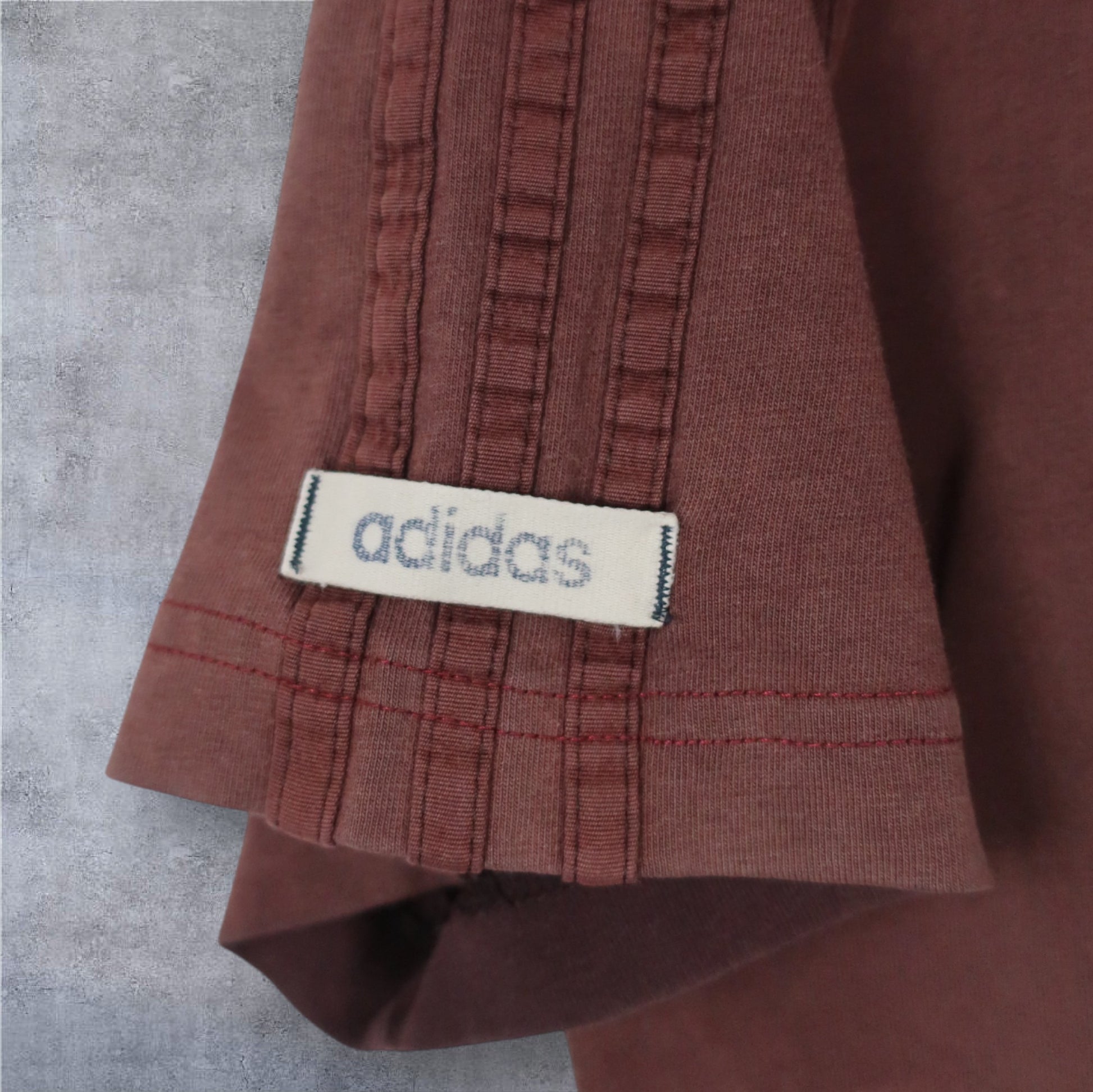 VINTAGE ADIDAS T-SHIRT - L