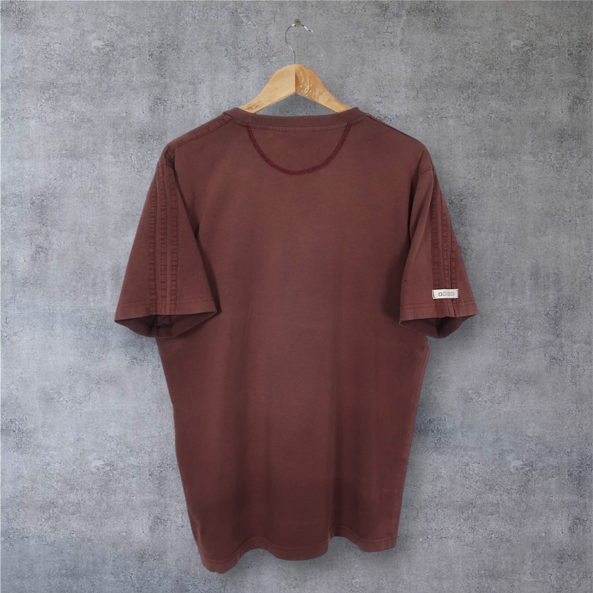 VINTAGE ADIDAS T-SHIRT - L