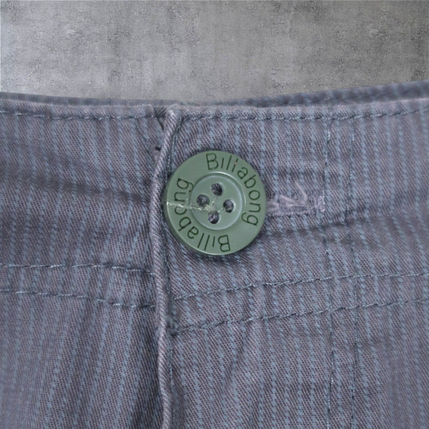 VINTAGE BILLABONG SHORTS - 38"