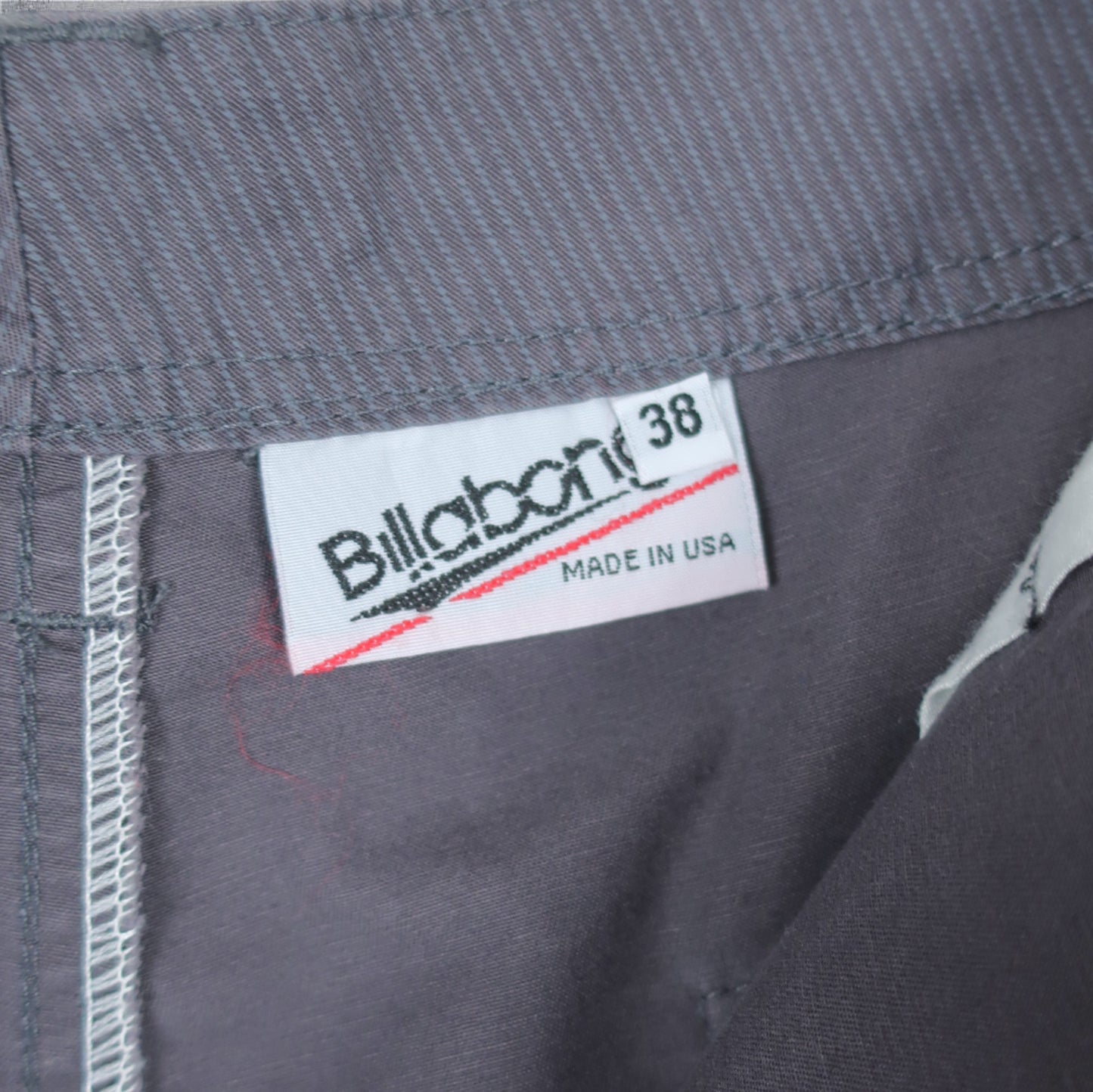 VINTAGE BILLABONG SHORTS - 38"