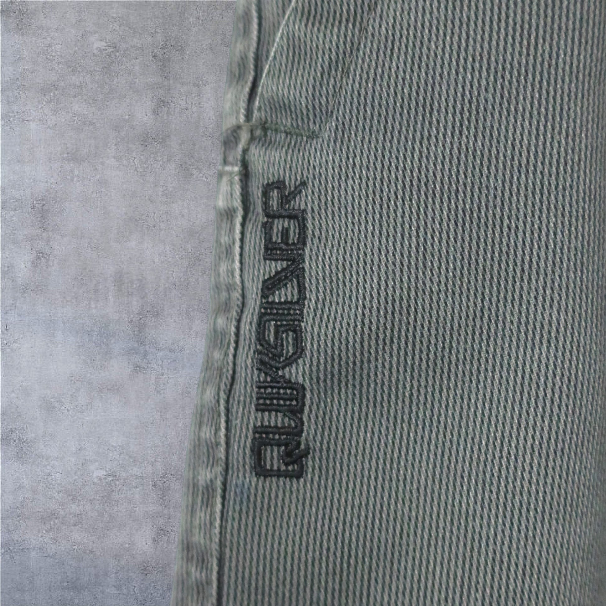 VINTAGE QUIKSILVER SHORTS - 36"