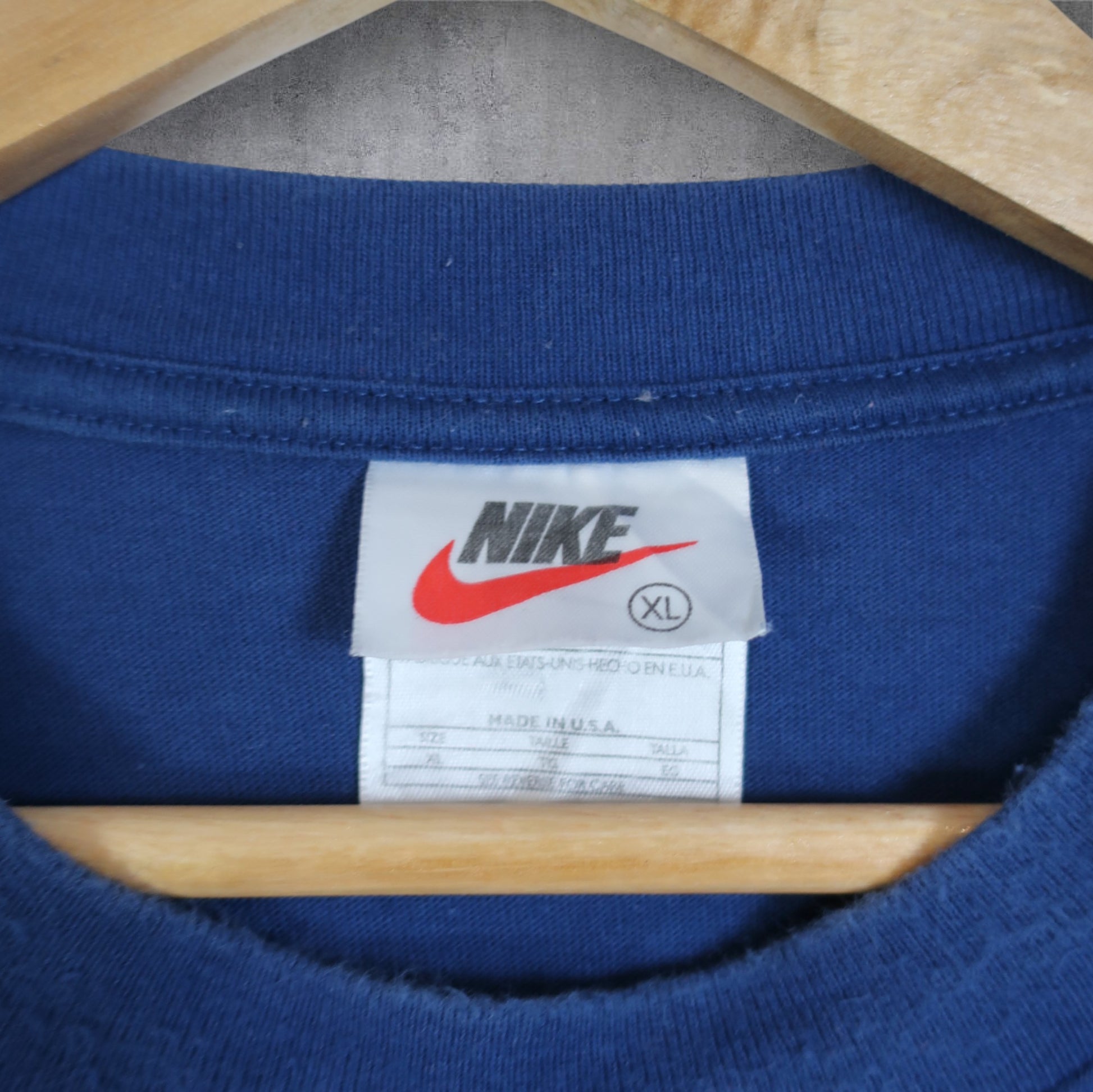 VINTAGE NIKE T-SHIRT - XL
