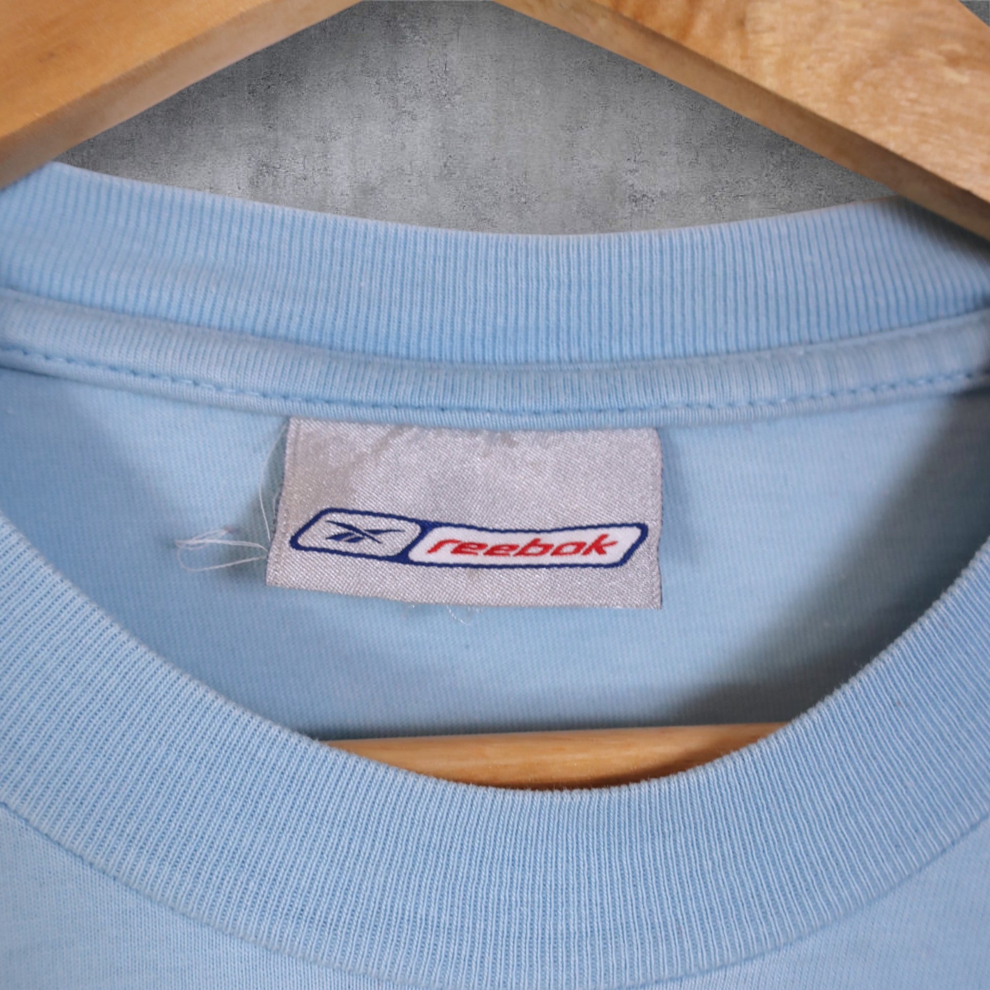VINTAGE REEBOK T-SHIRT - S/XS