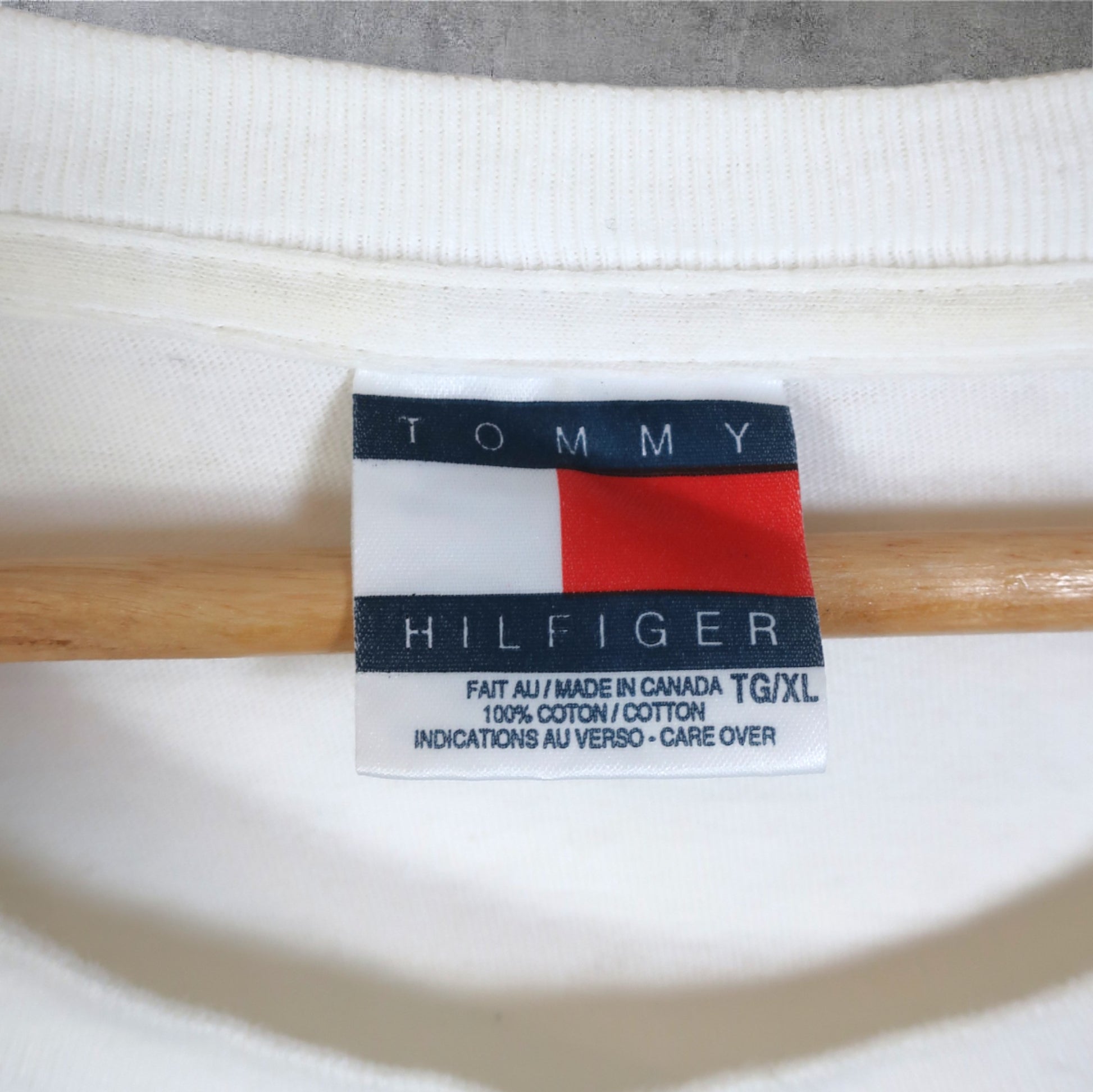 VINTAGE TOMMY HILFIGER T-SHIRT - XL