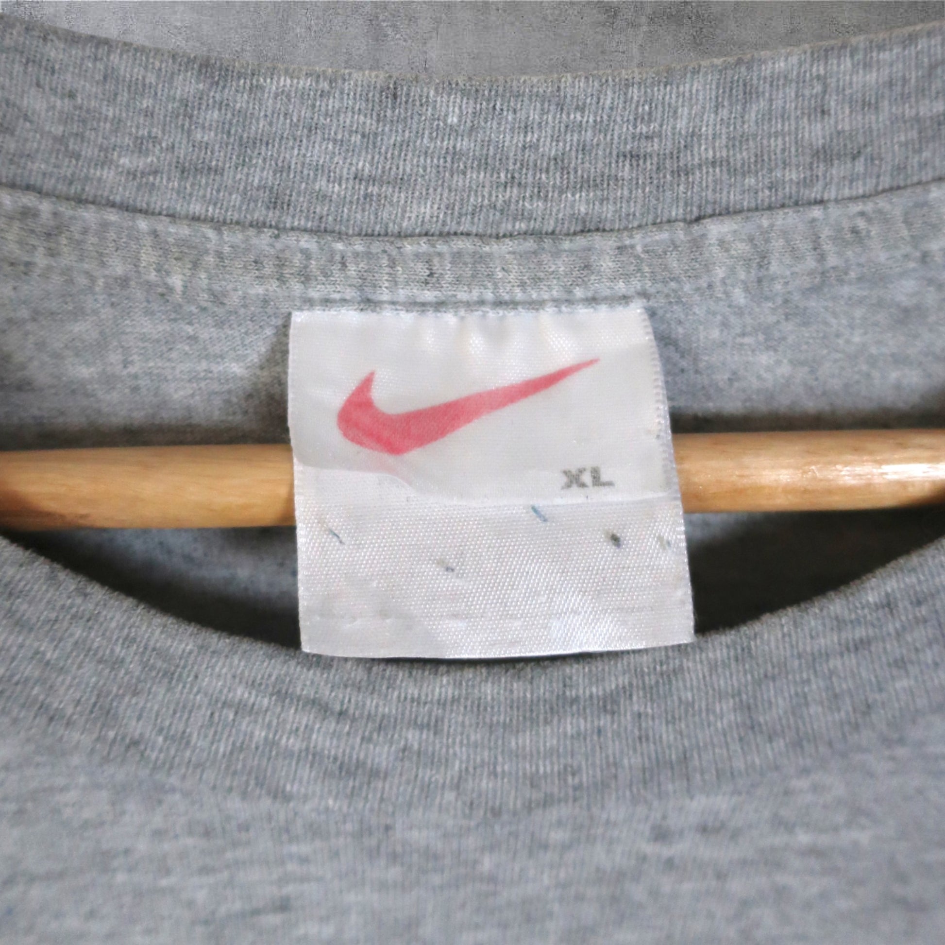 VINTAGE NIKE T-SHIRT - XL