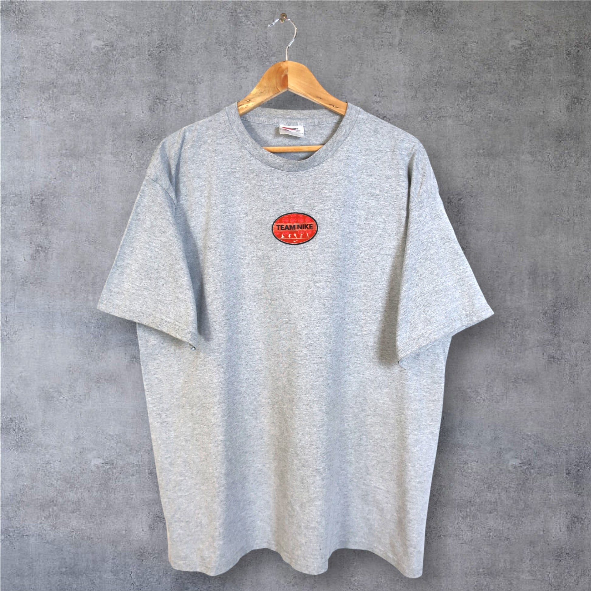 VINTAGE NIKE T-SHIRT - XL