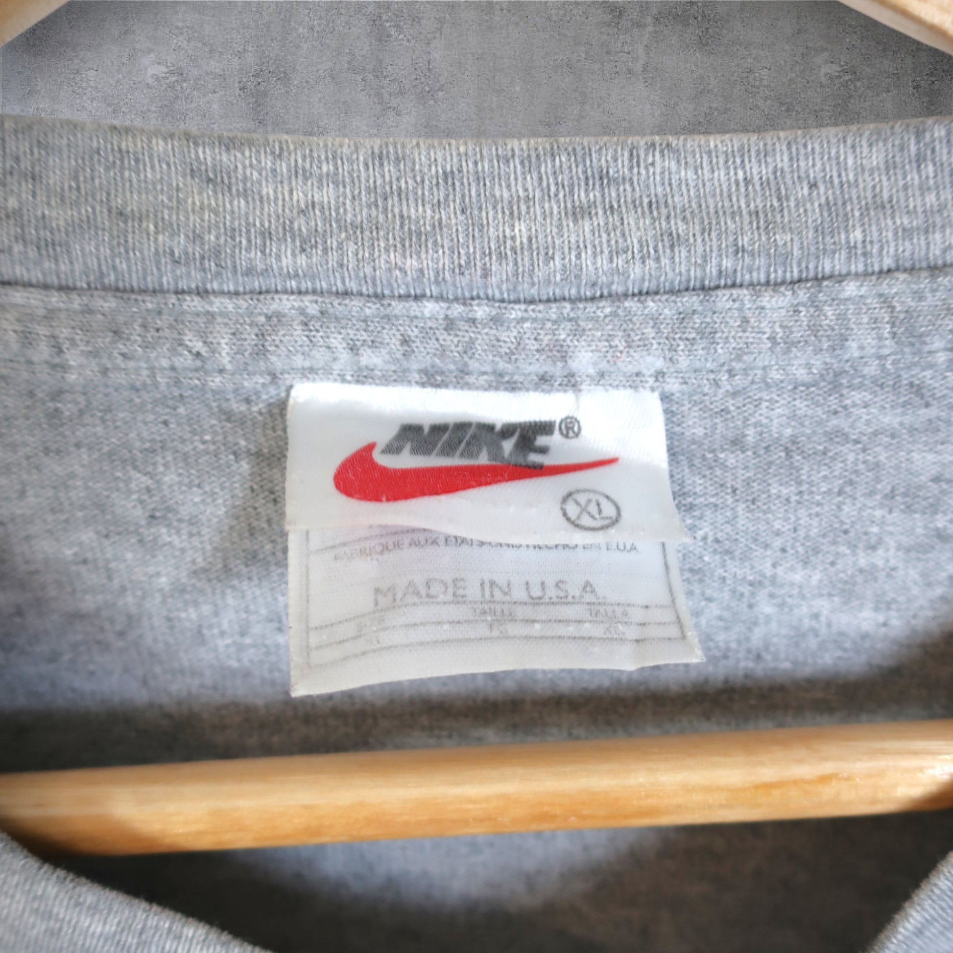 VINTAGE NIKE T-SHIRT - XL
