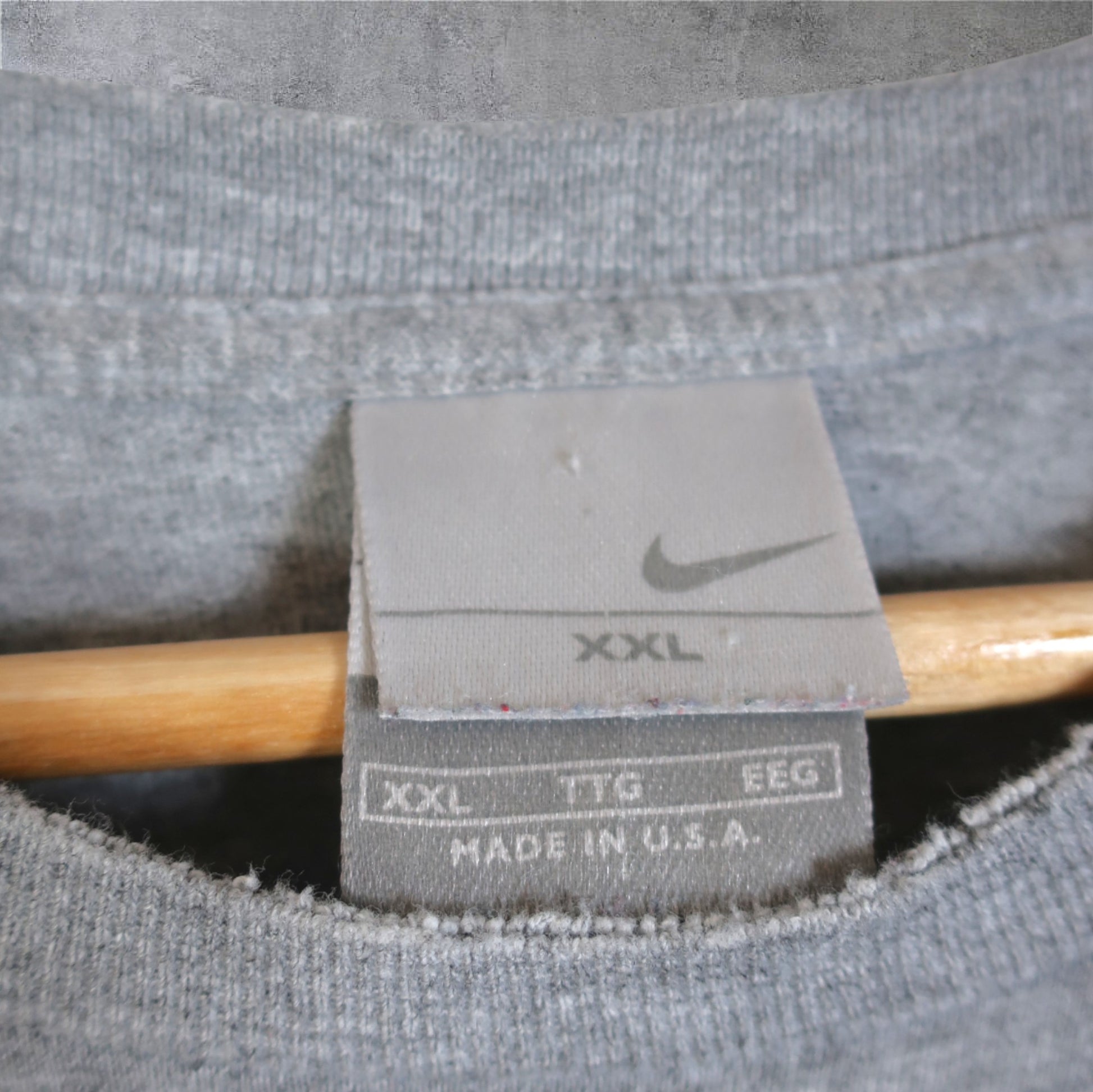 VINTAGE LONG-SLEEVE NIKE T-SHIRT - XXL