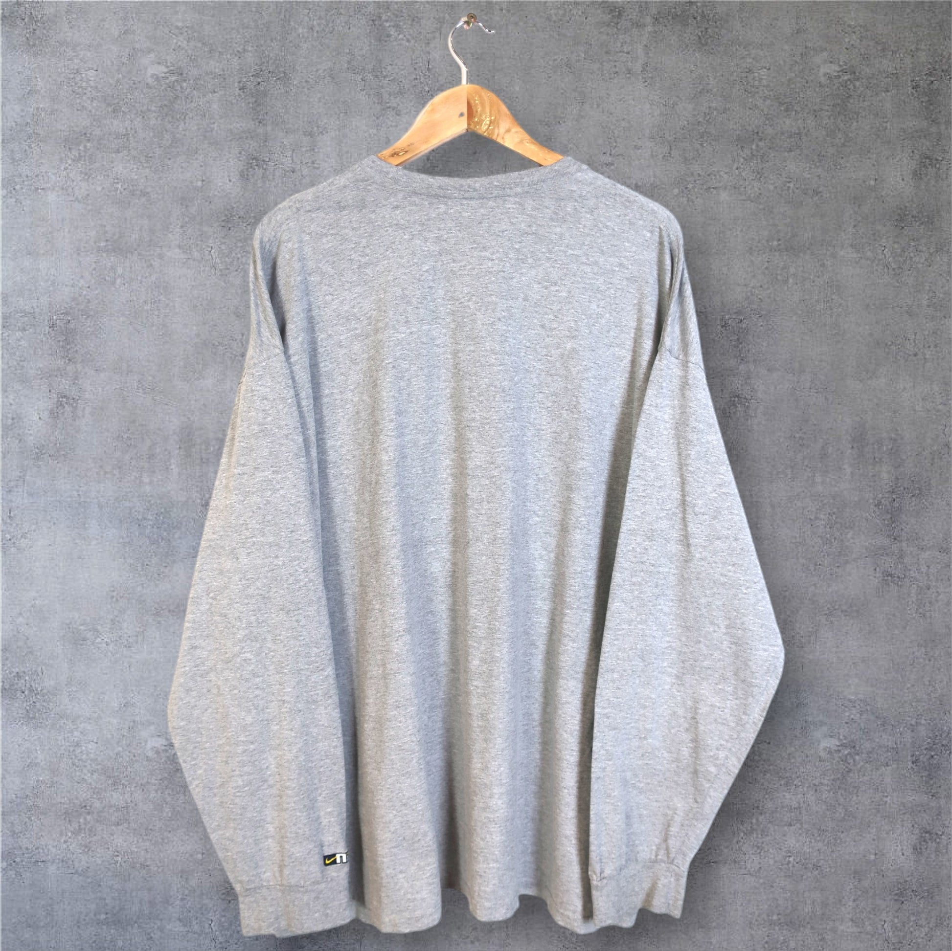 VINTAGE LONG-SLEEVE NIKE T-SHIRT - XXL