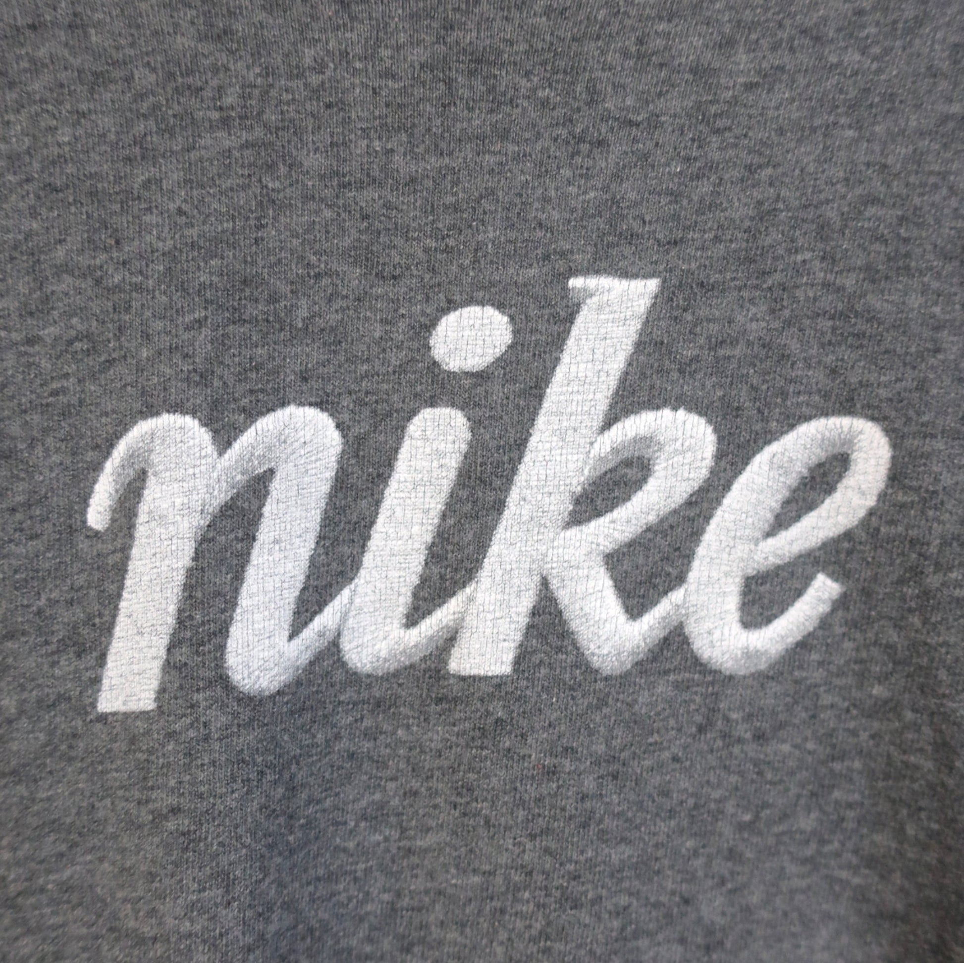 VINTAGE LONG-SLEEVE NIKE T-SHIRT - S/M
