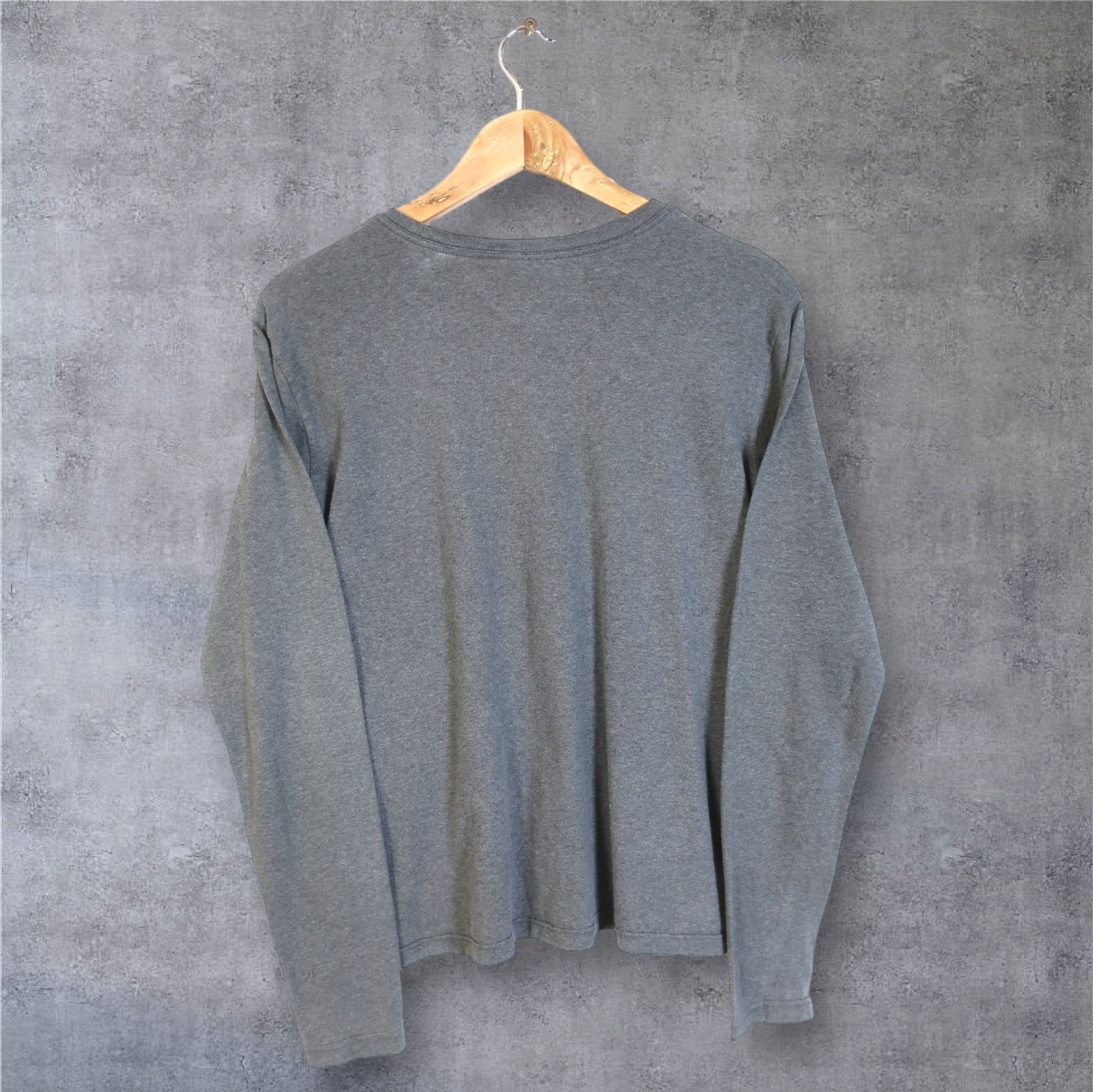 VINTAGE LONG-SLEEVE NIKE T-SHIRT - S/M