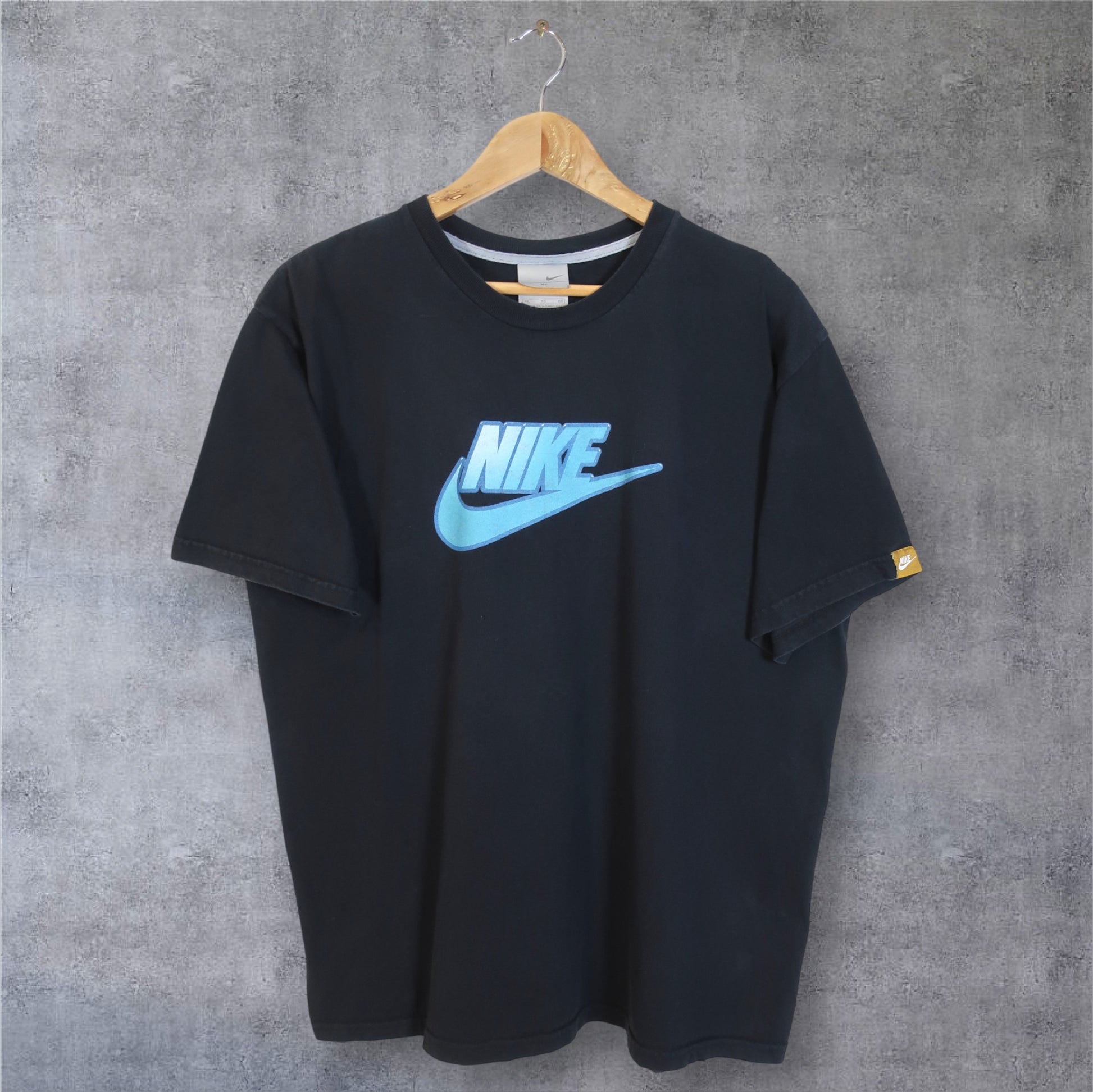 VINTAGE NIKE T-SHIRT - L/XL