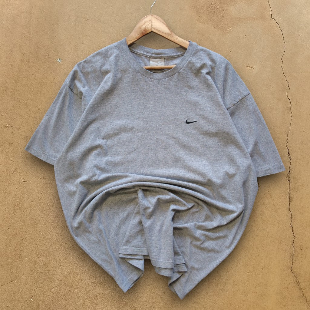 VINTAGE NIKE T-SHIRT - XL