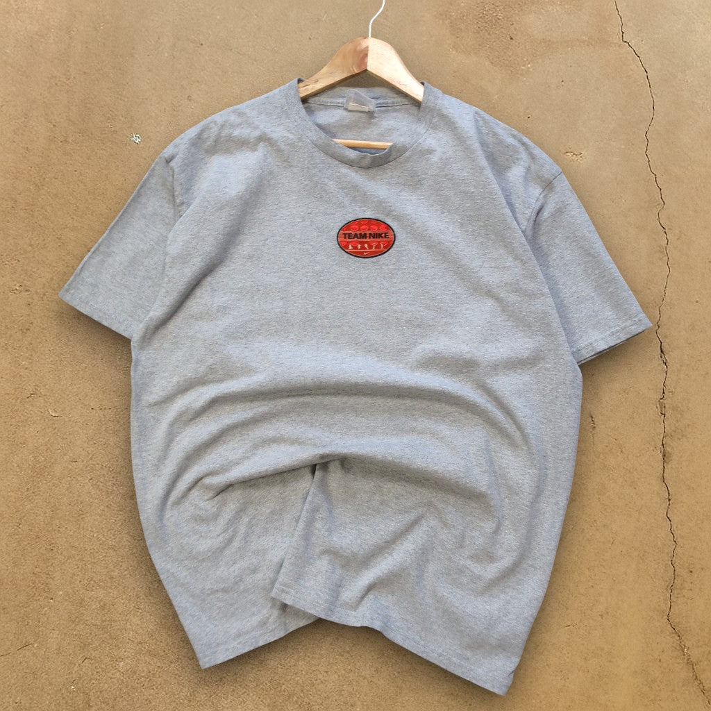 VINTAGE NIKE T-SHIRT - XL