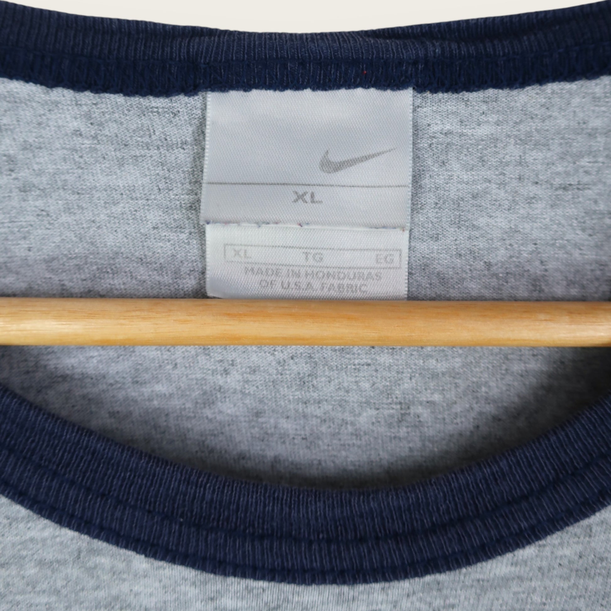 VINTAGE NIKE T-SHIRT - XL