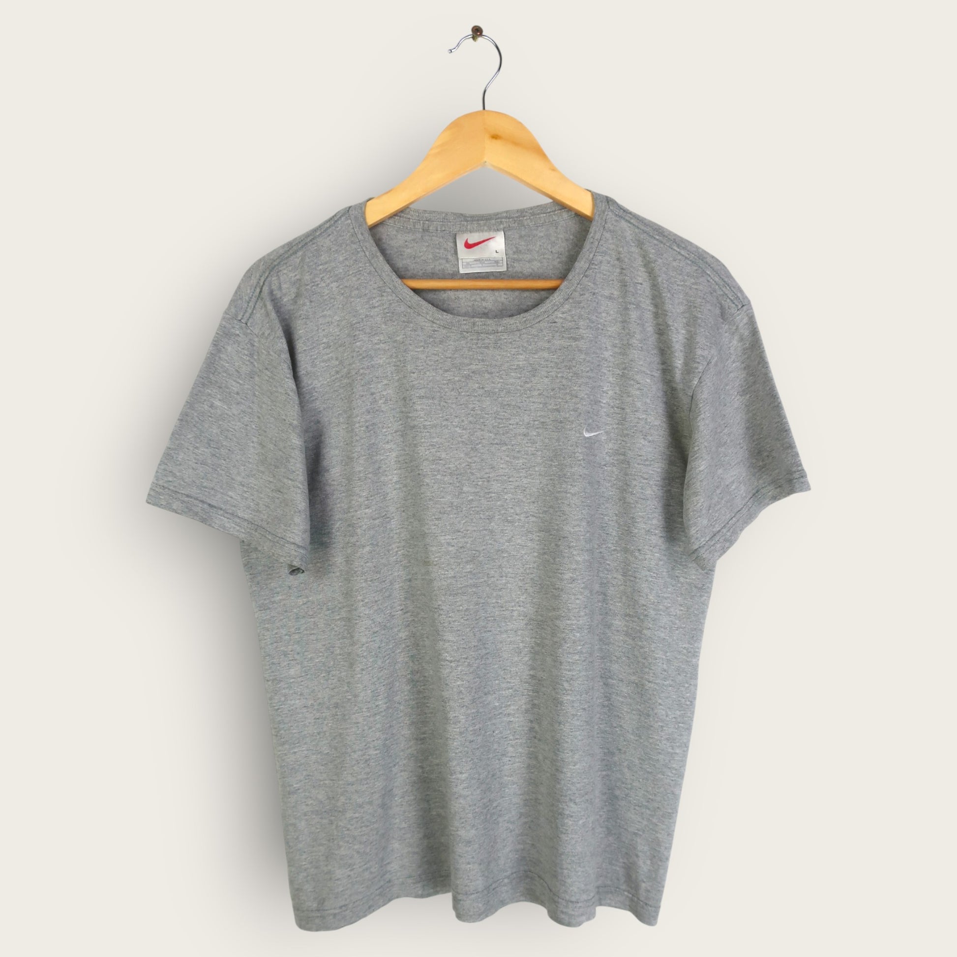 VINTAGE NIKE T-SHIRT - L