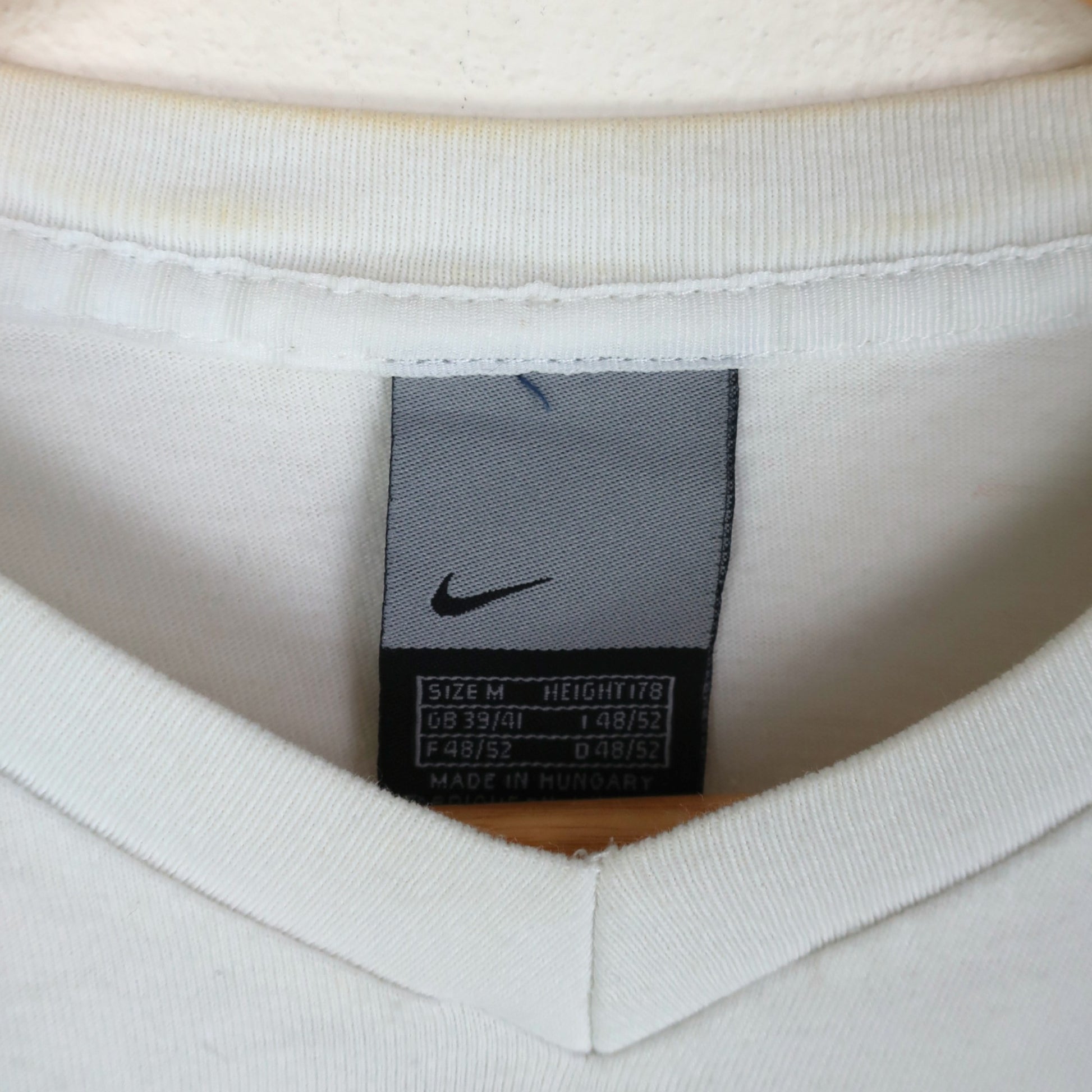 VINTAGE NIKE T-SHIRT - M