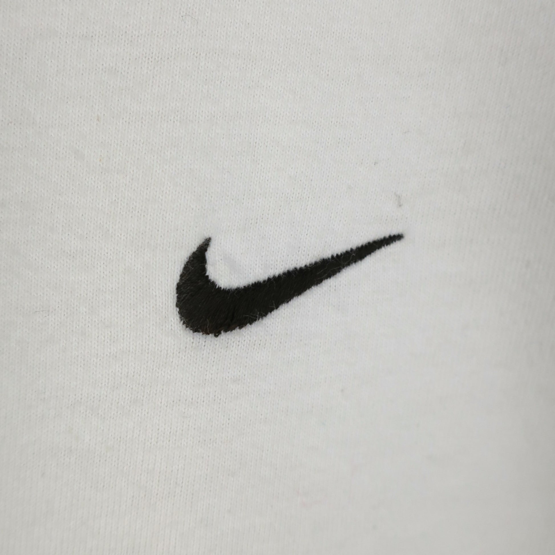 VINTAGE NIKE T-SHIRT - M