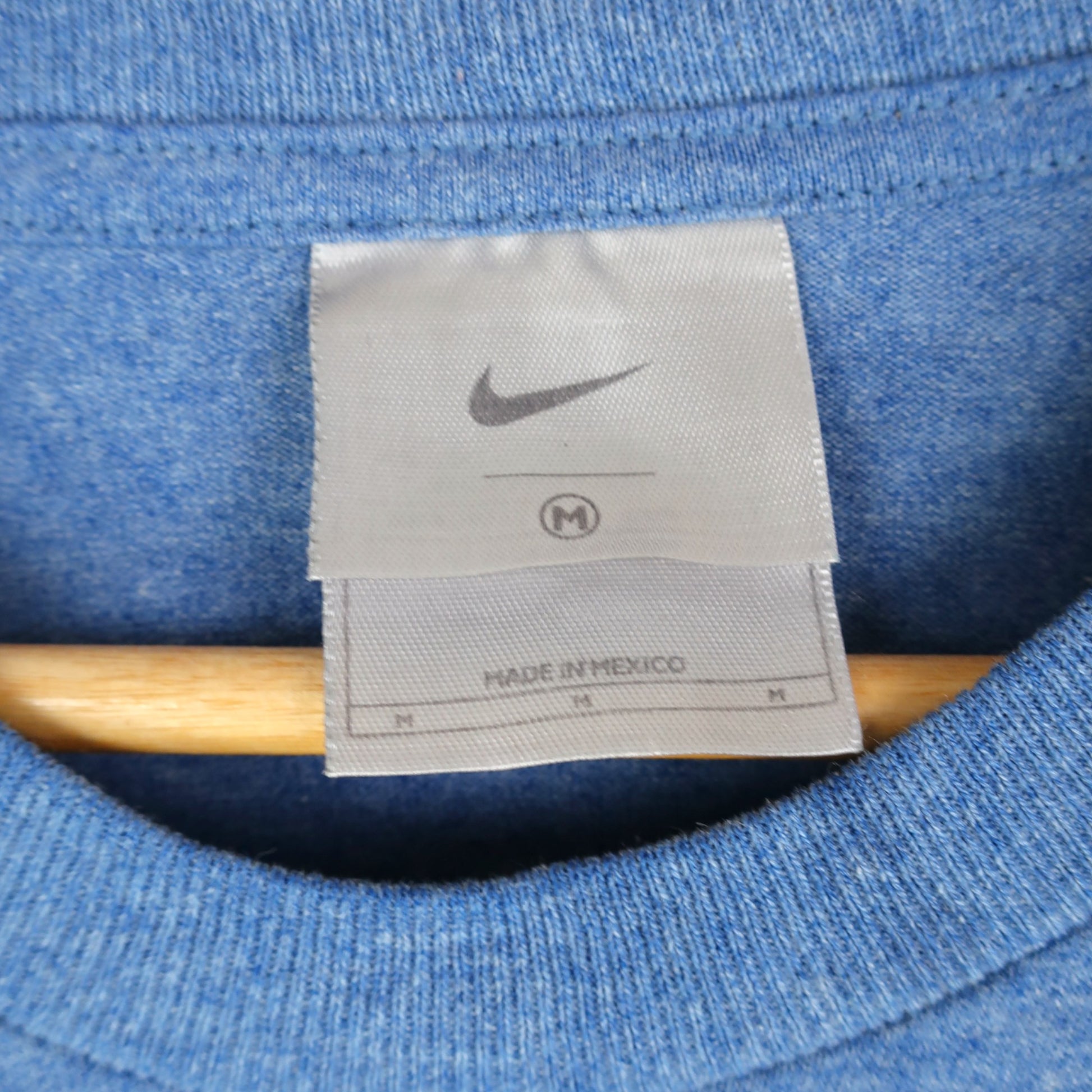 VINTAGE NIKE T-SHIRT - M