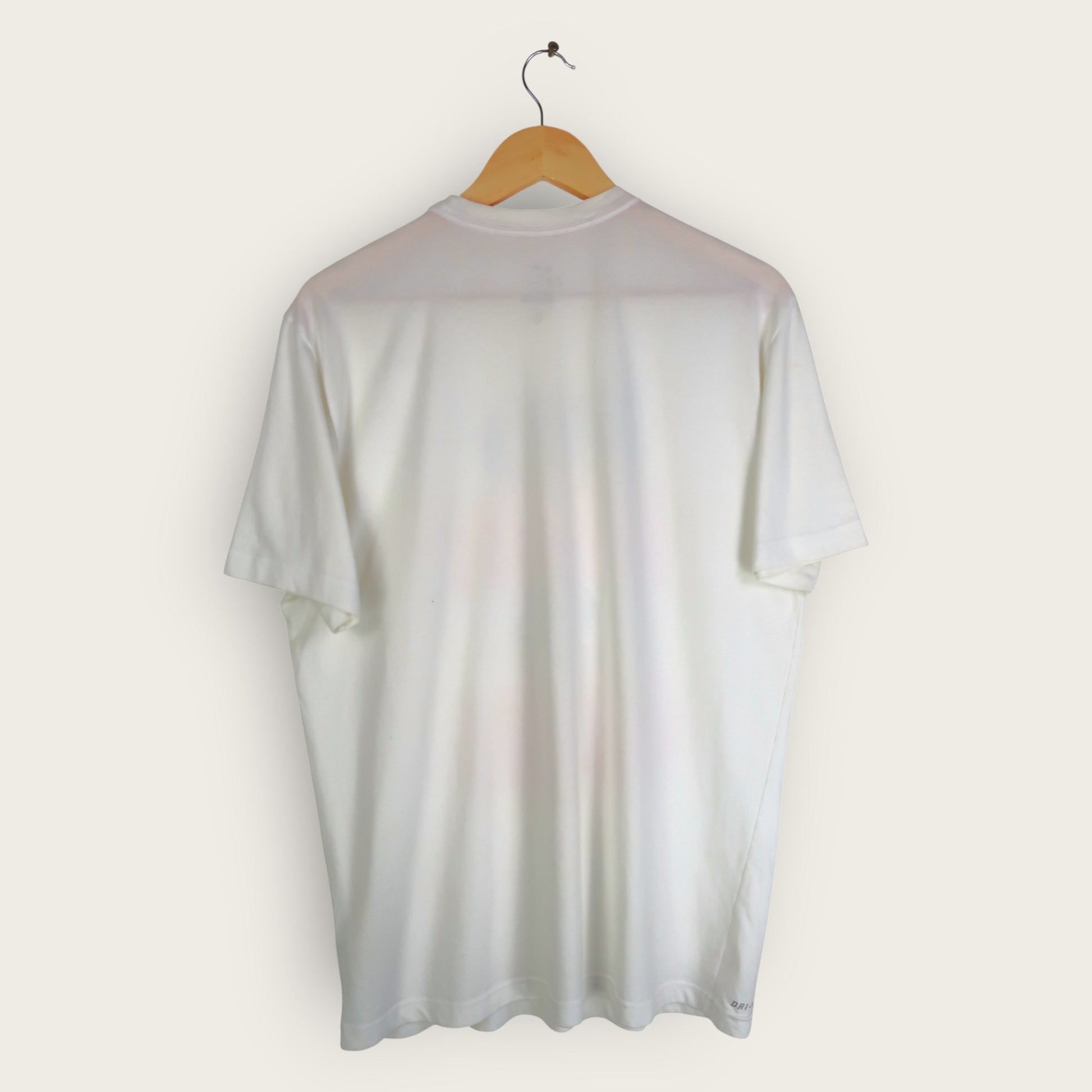 NIKE "KNOW PAIN KNOW GAIN" DRI-FIT T-SHIRT - L