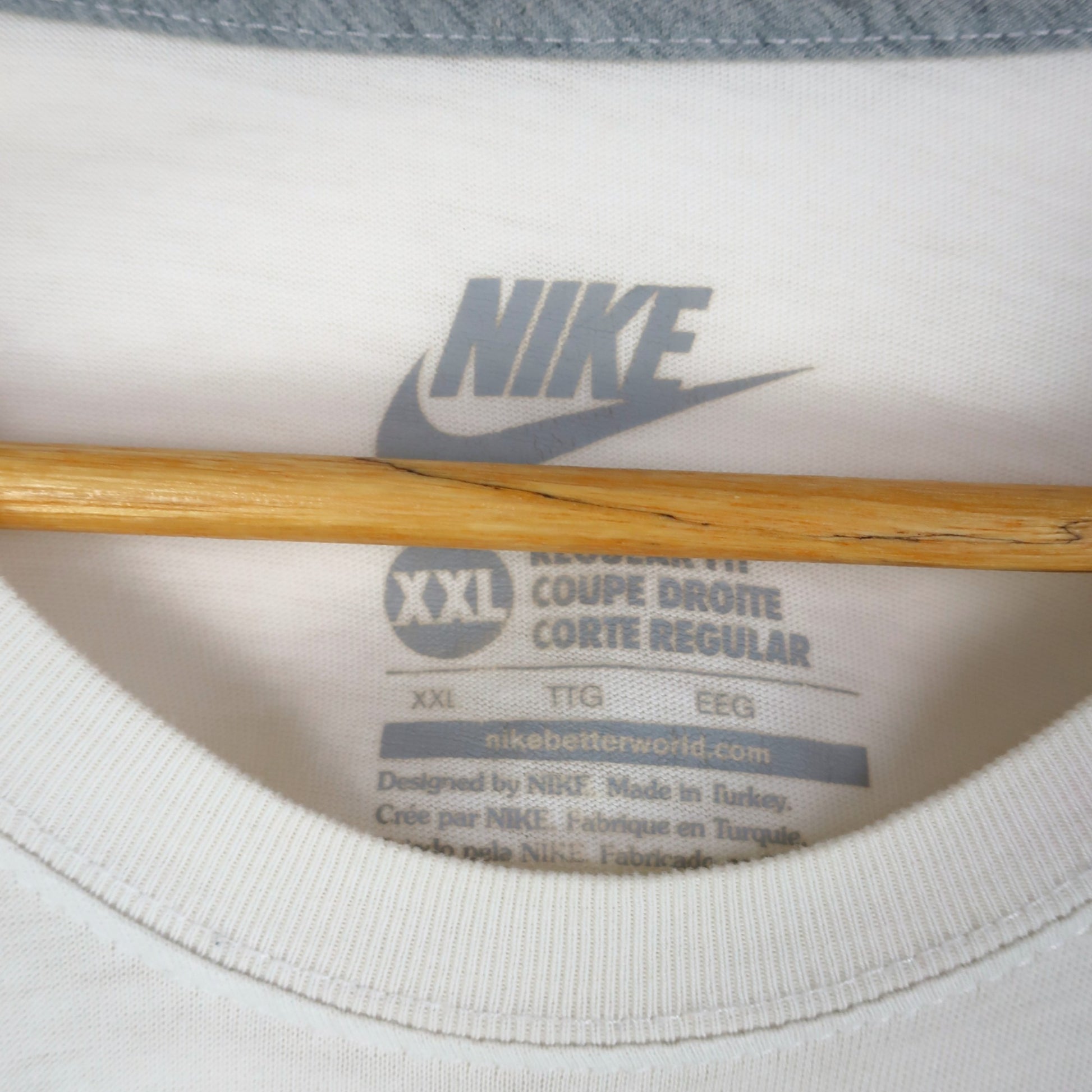 NIKE EMBROIDERED SWOOSH T-SHIRT - XXL