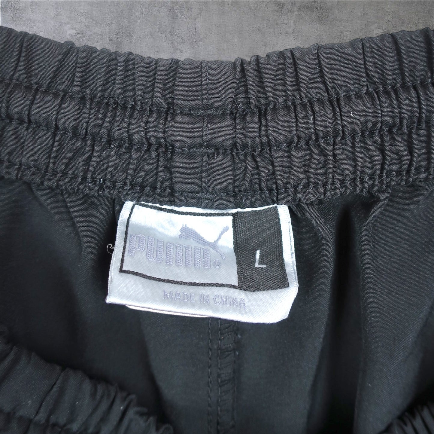 VINTAGE PUMA SPORT SHORTS - L