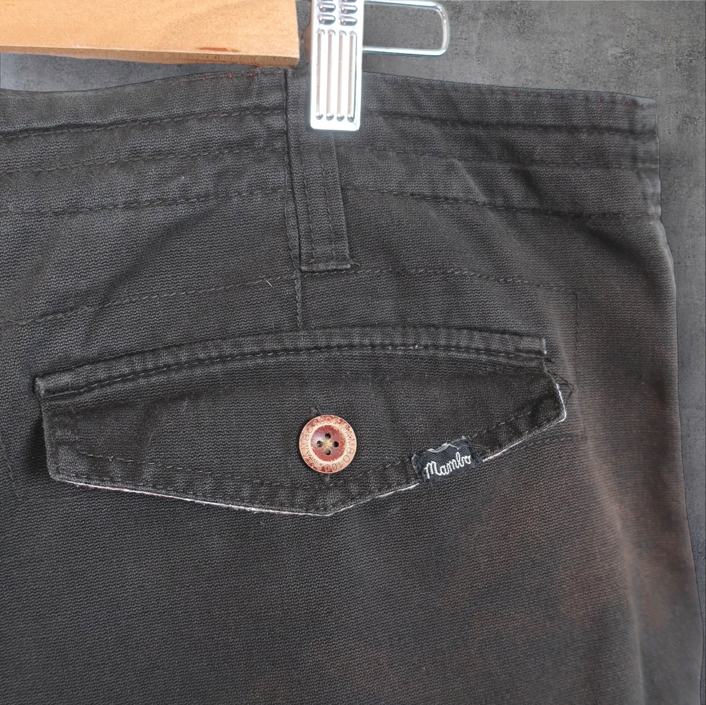 VINTAGE MAMBO CARGO SHORTS - 38"