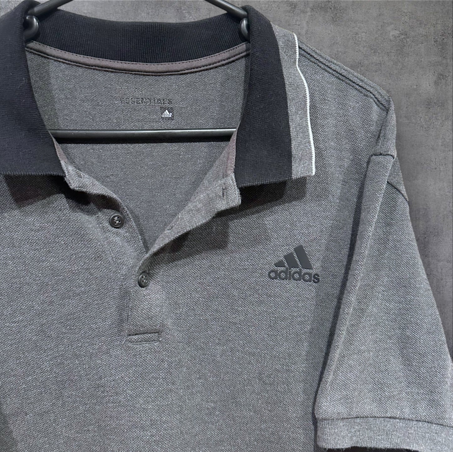 ADIDAS POLO SHIRT - M/L