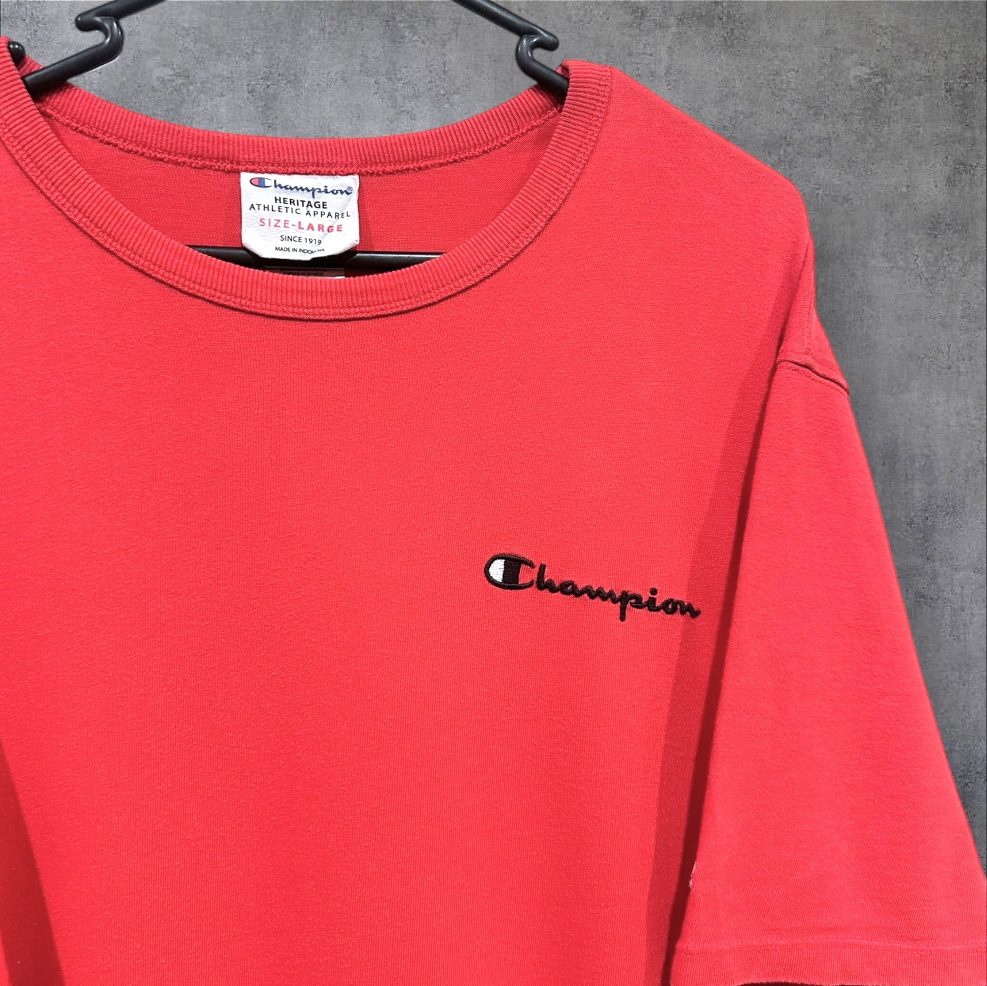 VINTAGE CHAMPION T-SHIRT - L