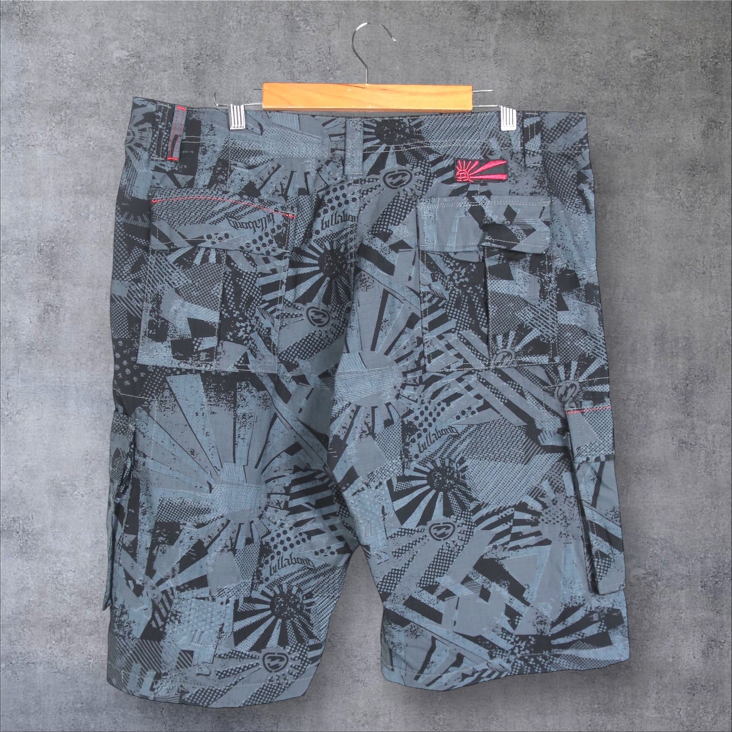 VINTAGE BILLABONG CARGO SHORTS - 38"