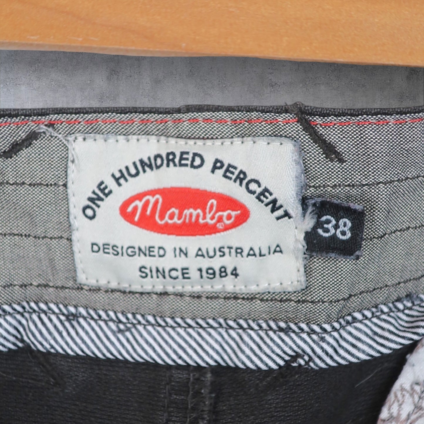 VINTAGE MAMBO CARGO SHORTS - 38"