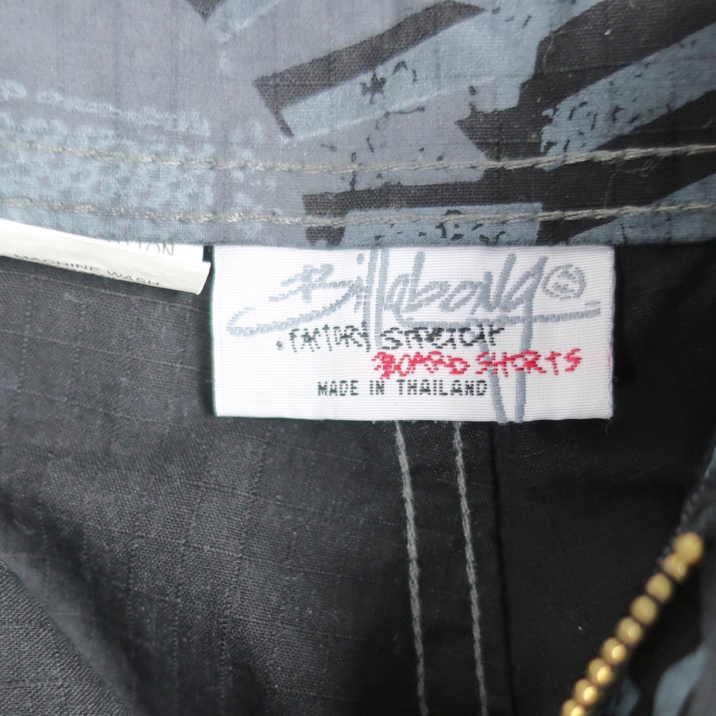 VINTAGE BILLABONG CARGO SHORTS - 38"