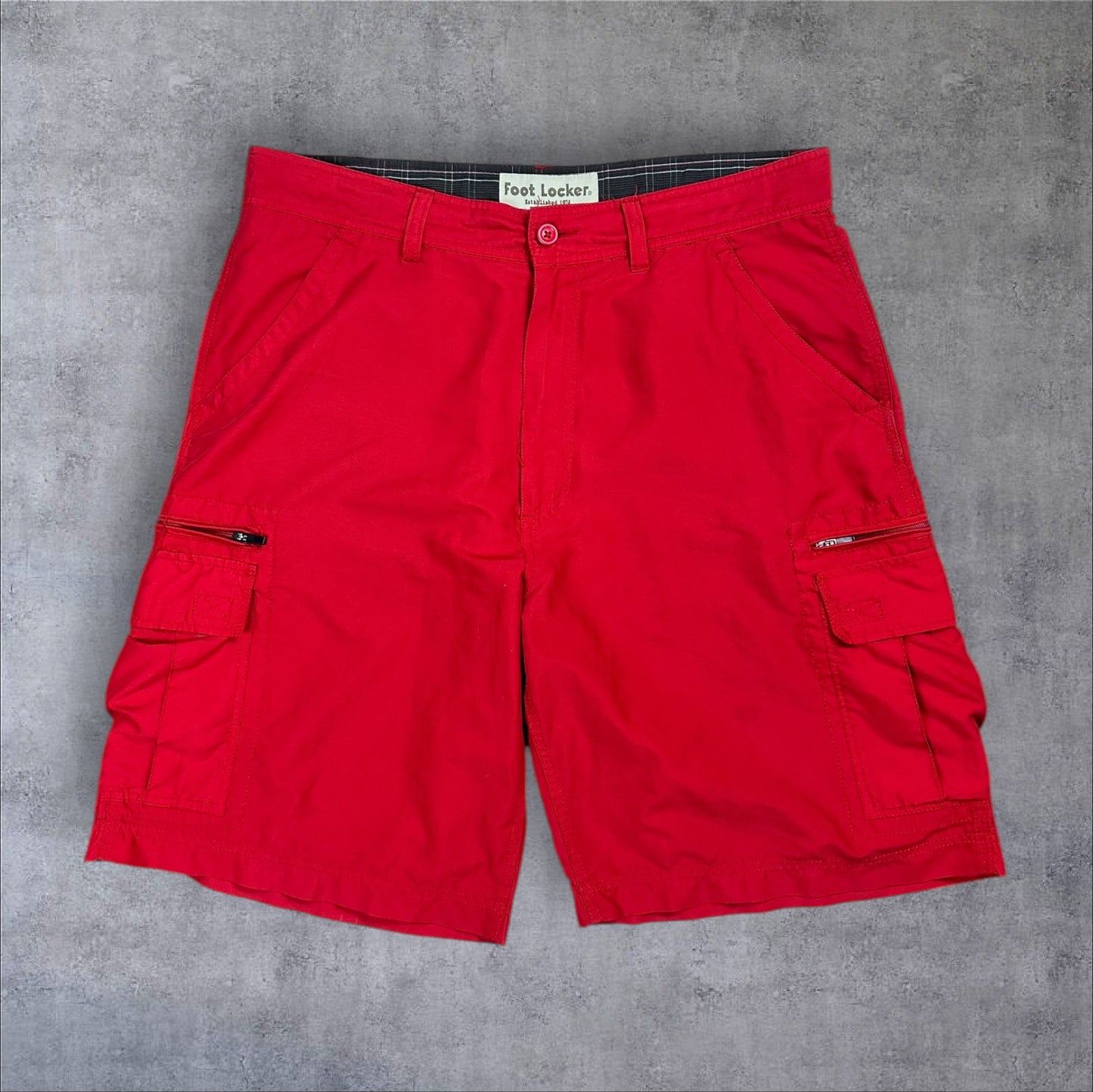 VINTAGE FOOT LOCKER CARGO SHORTS - 38"