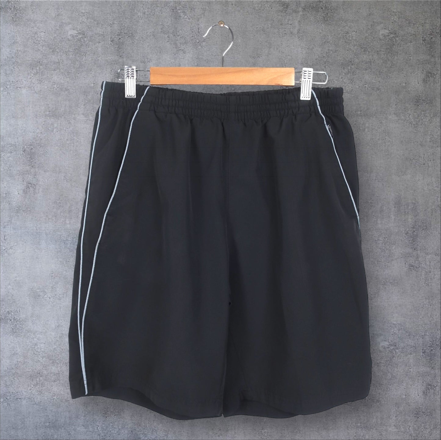 VINTAGE PUMA SPORT SHORTS - L