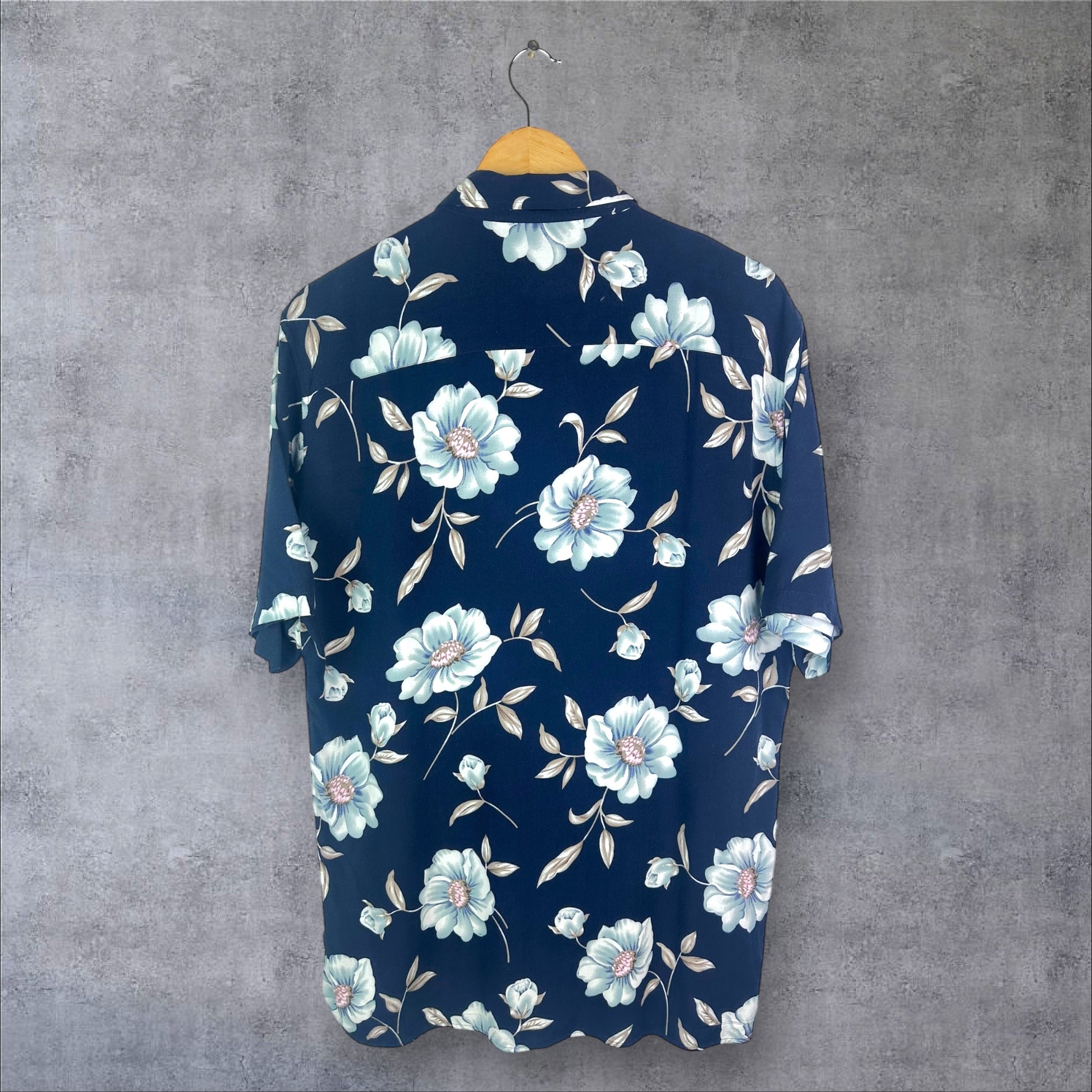 BARNEY COOLS BUTTON-UP SHIRT - M