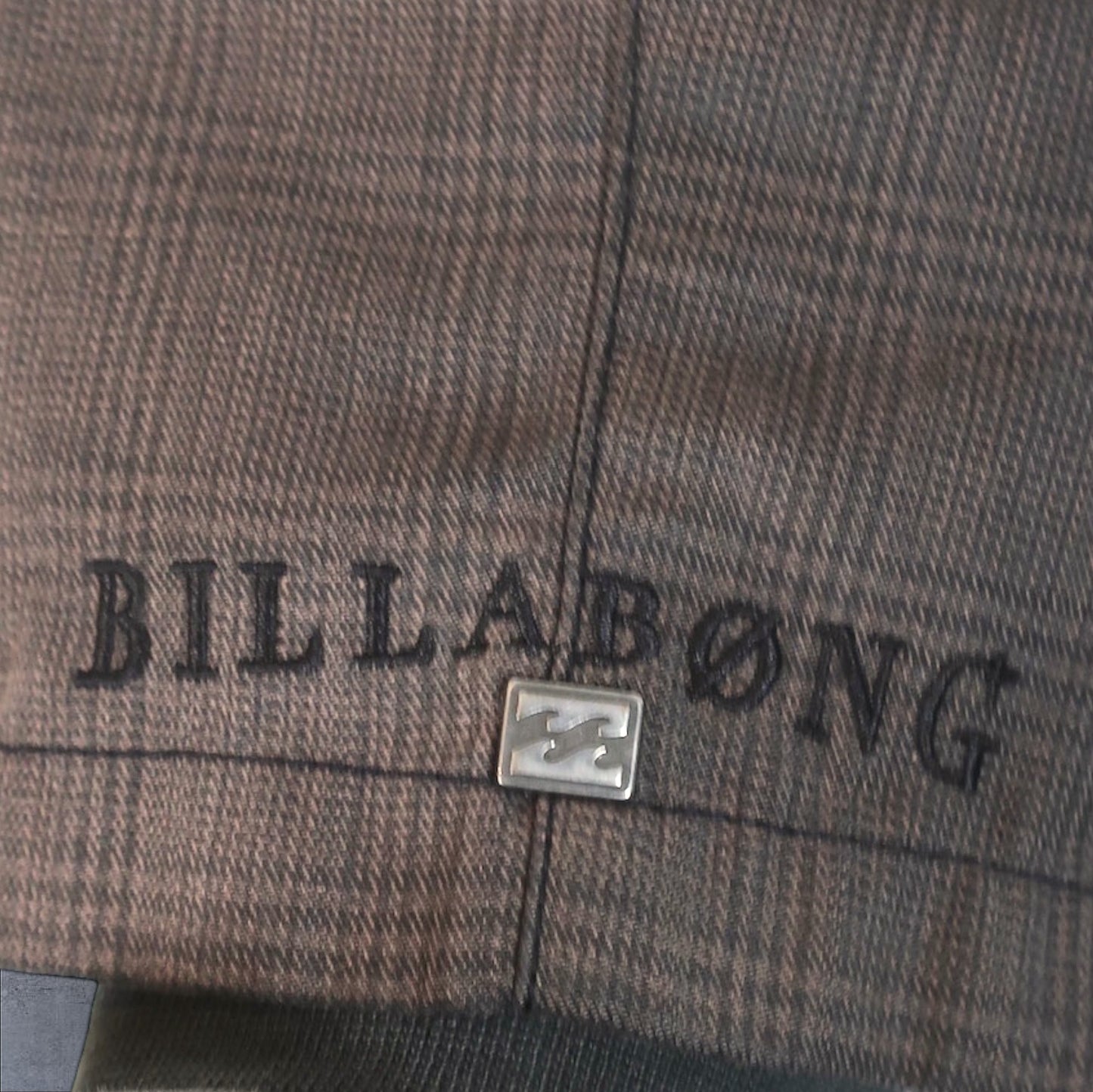 VINTAGE BILLABONG SHORTS - 36"