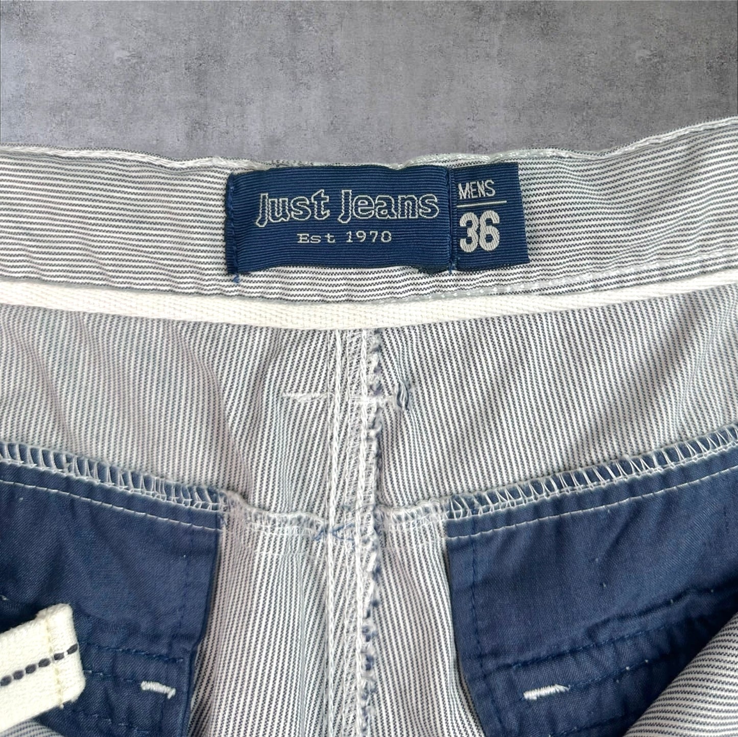 VINTAGE JUST JEANS CARGO SHORTS - 36"